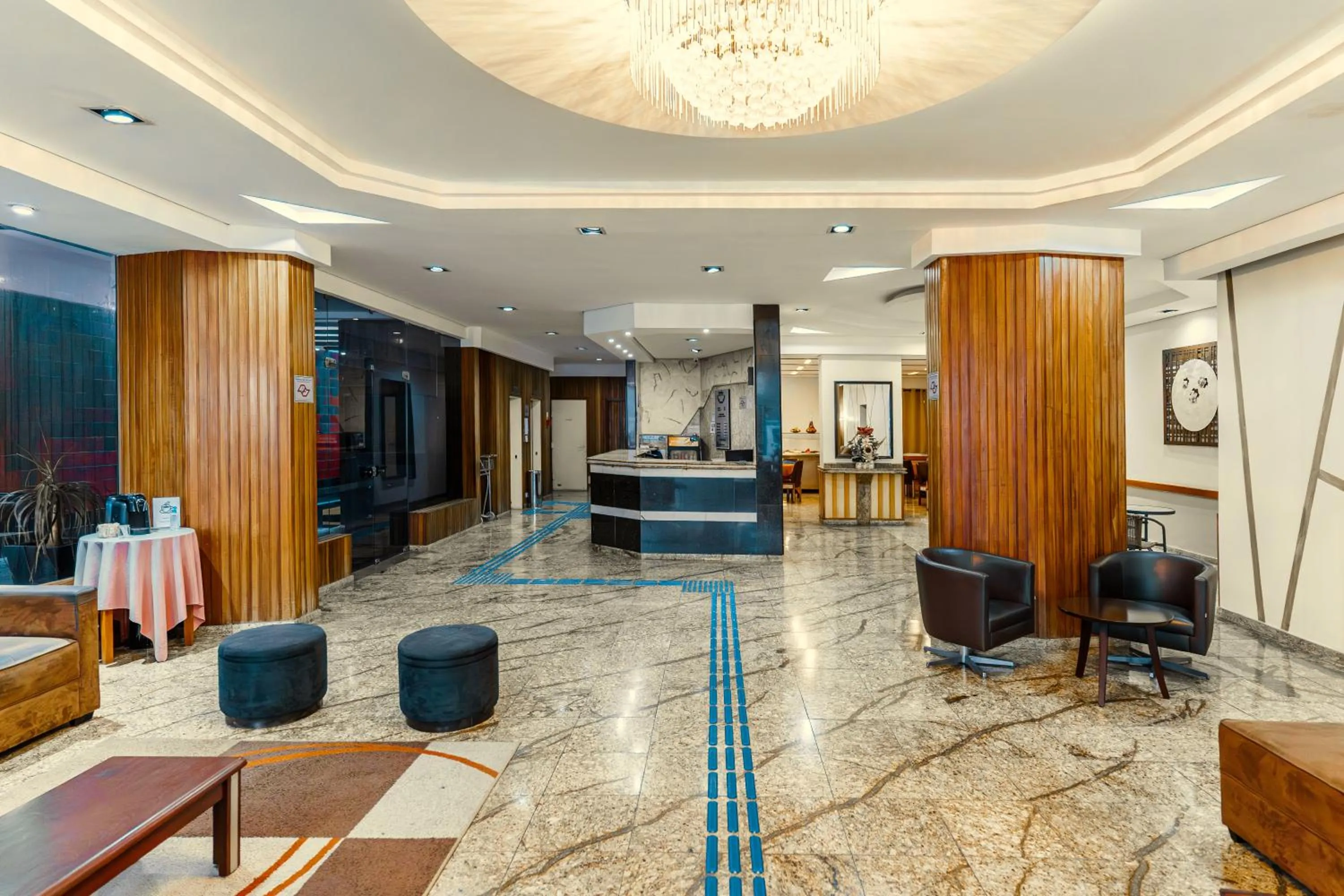 Lobby or reception in Carillon Plaza Hotel