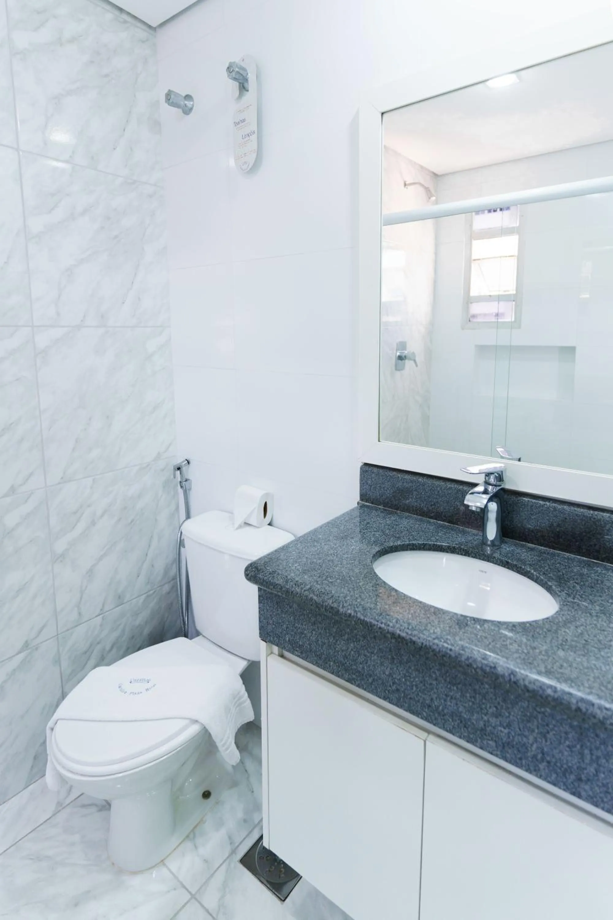 Bathroom in Carillon Plaza Hotel