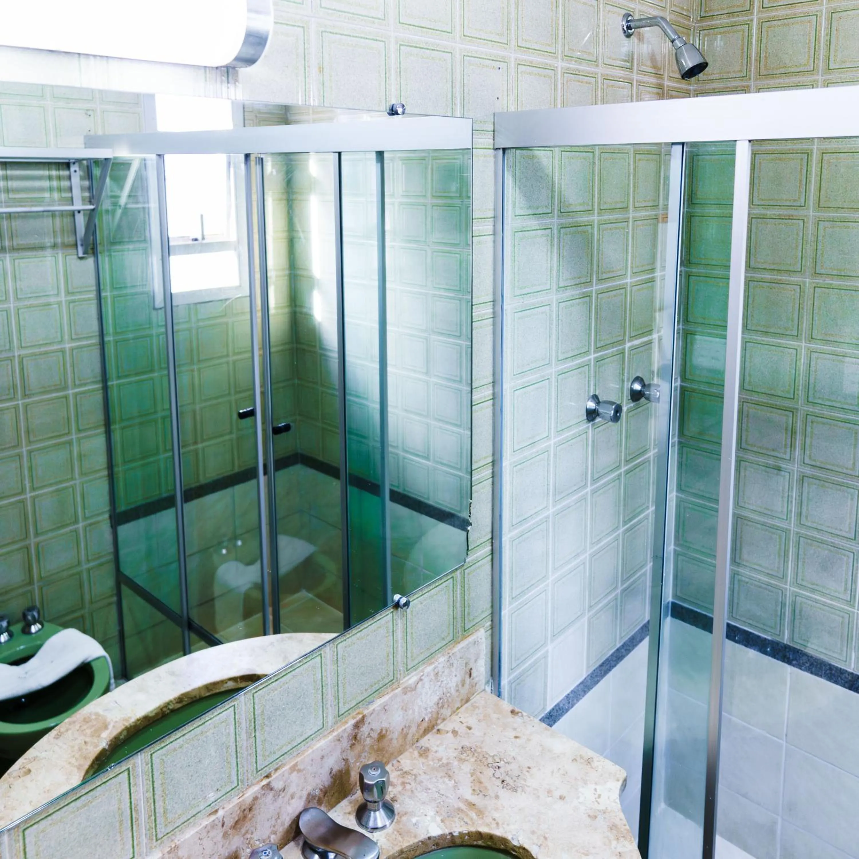 Carillon Plaza Hotel