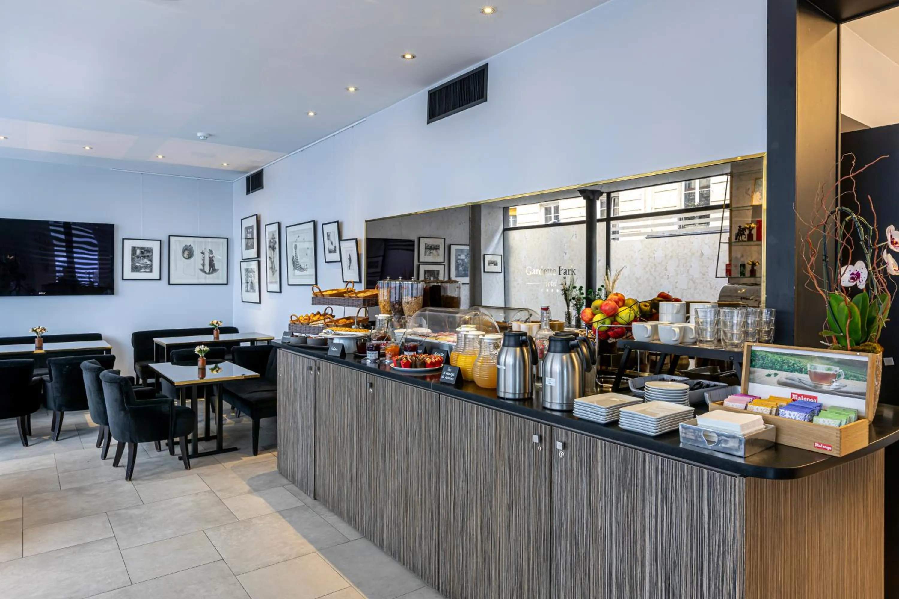 Breakfast in Gardette Park Hotel