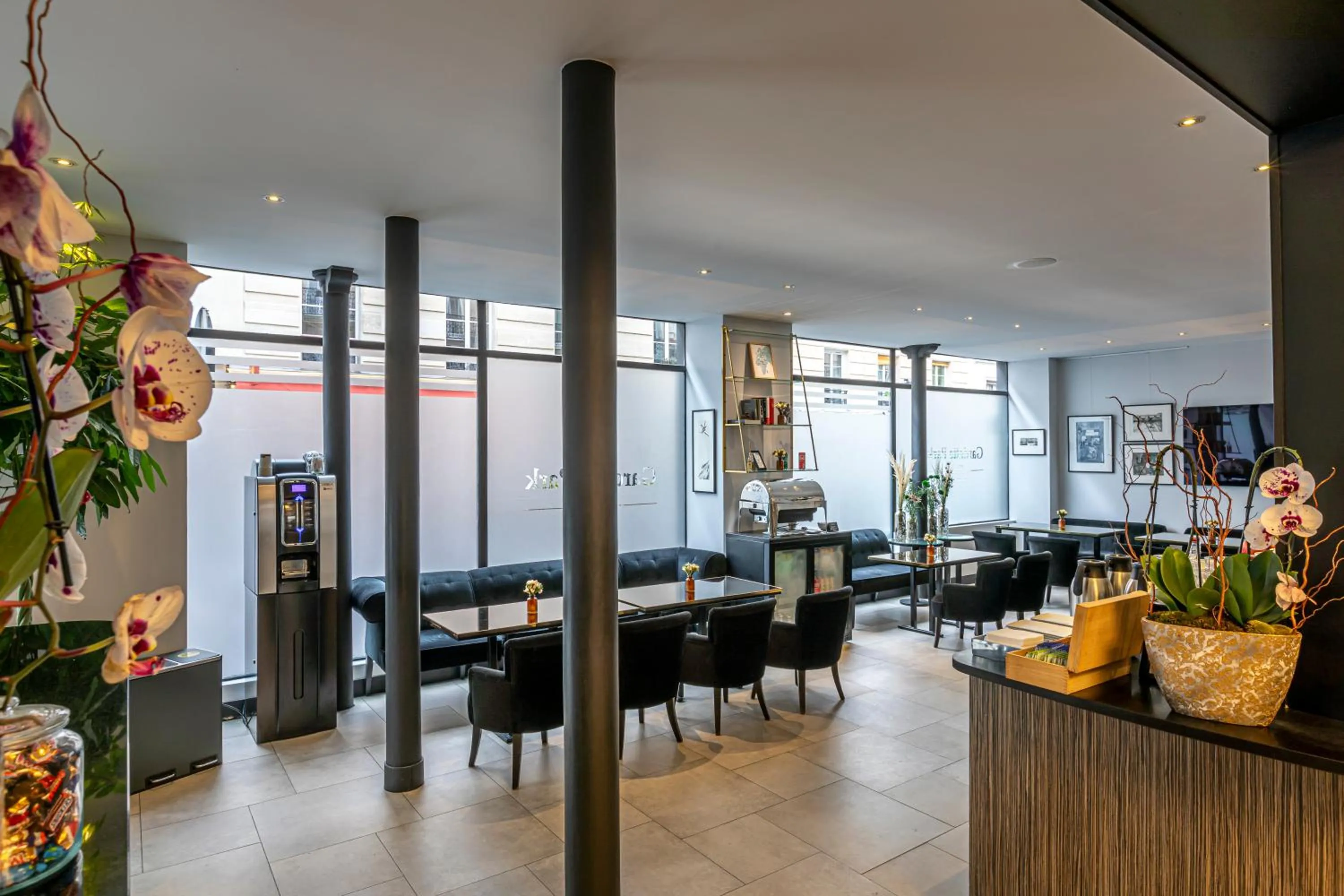 Breakfast in Gardette Park Hotel