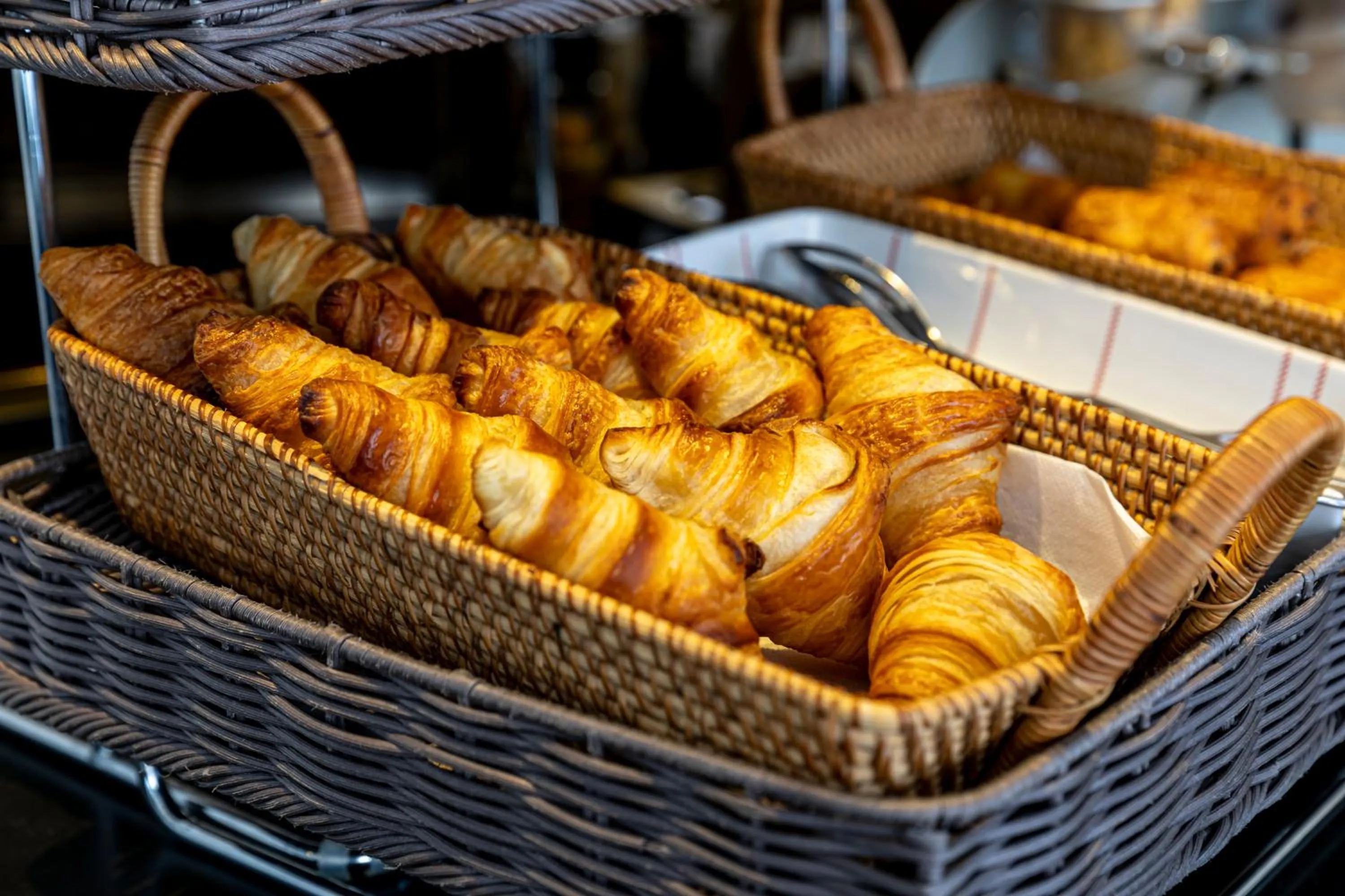 Breakfast in Gardette Park Hotel