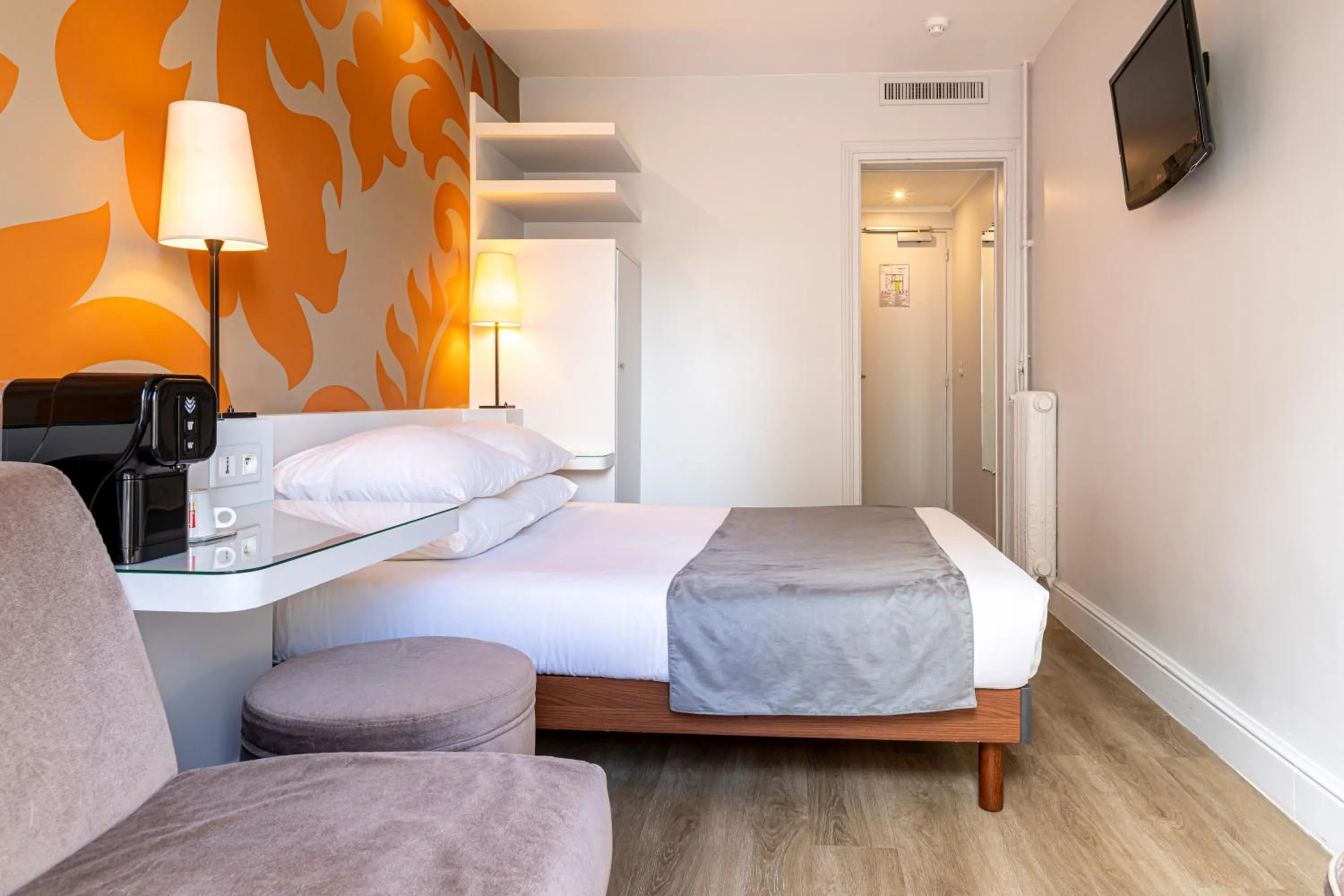 Bedroom, Bed in Gardette Park Hotel