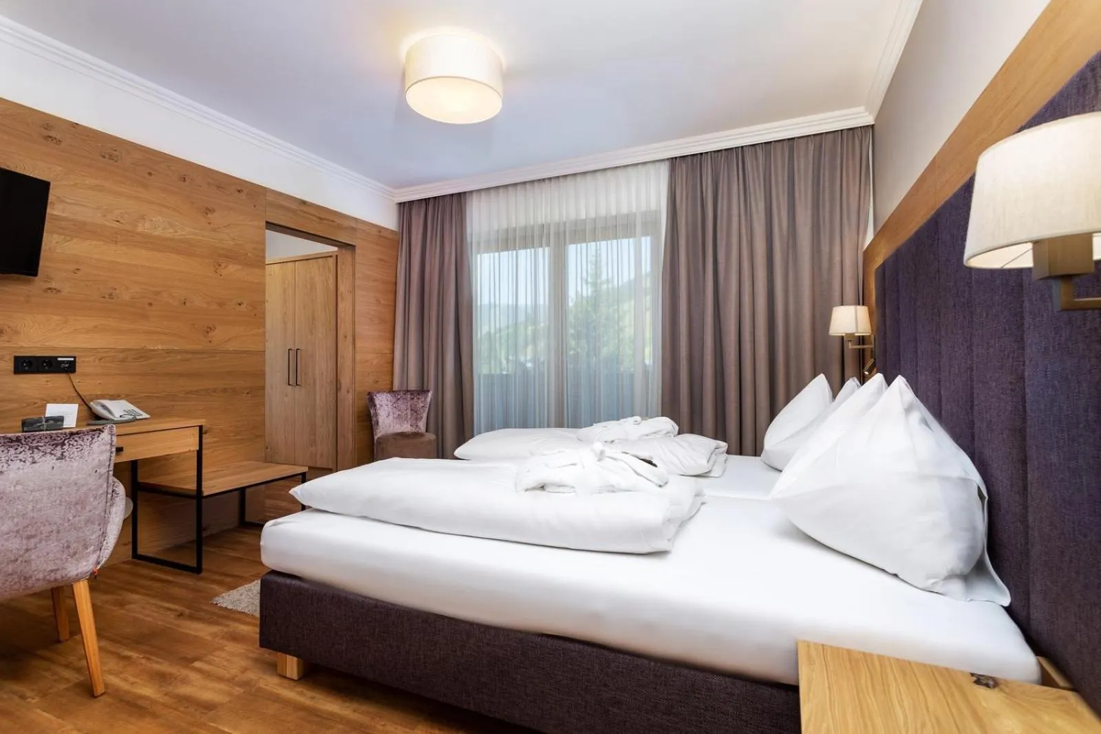 Bedroom, Bed in Hotel Sonnegg