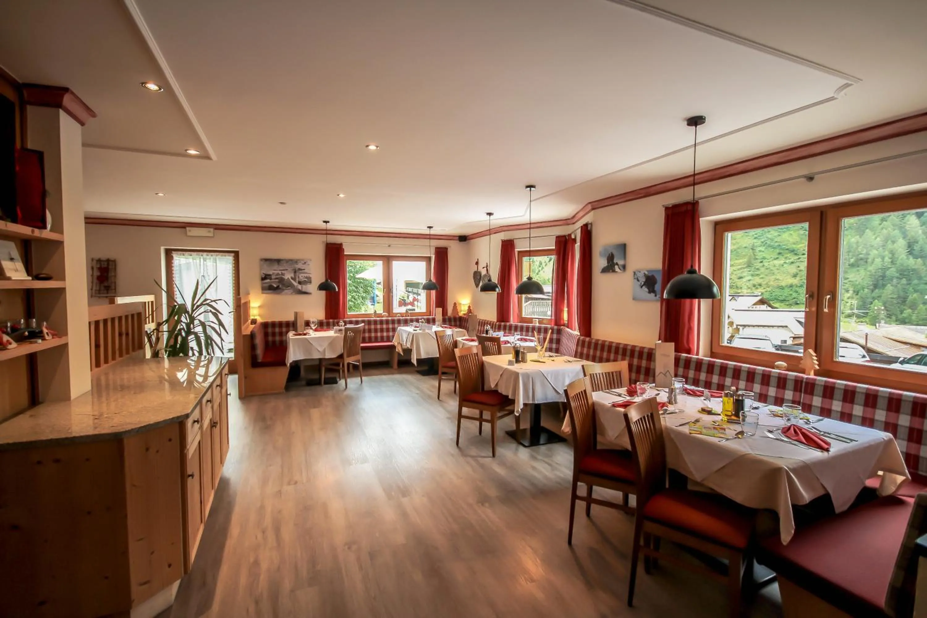 Dining area in Hotel Cornelia