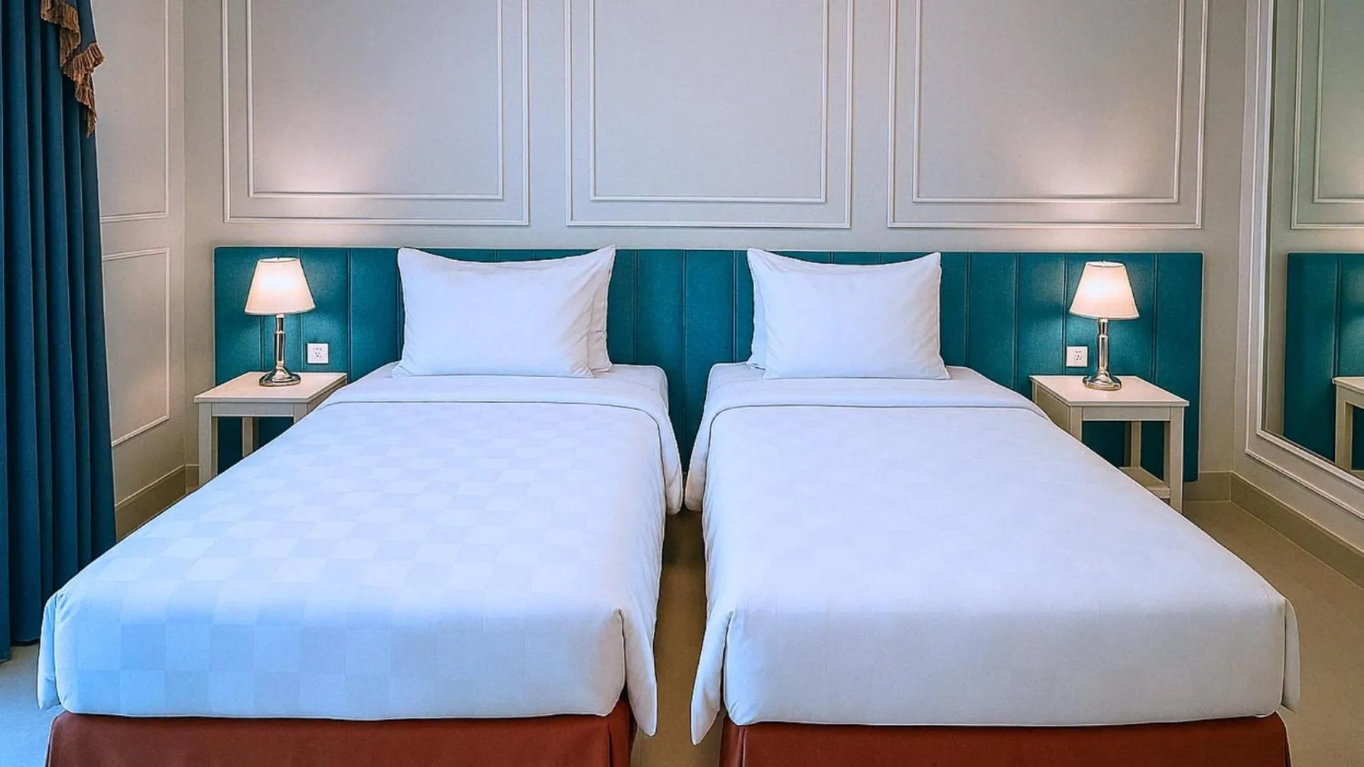 Bed in The Grantage Hotel & Sky Lounge