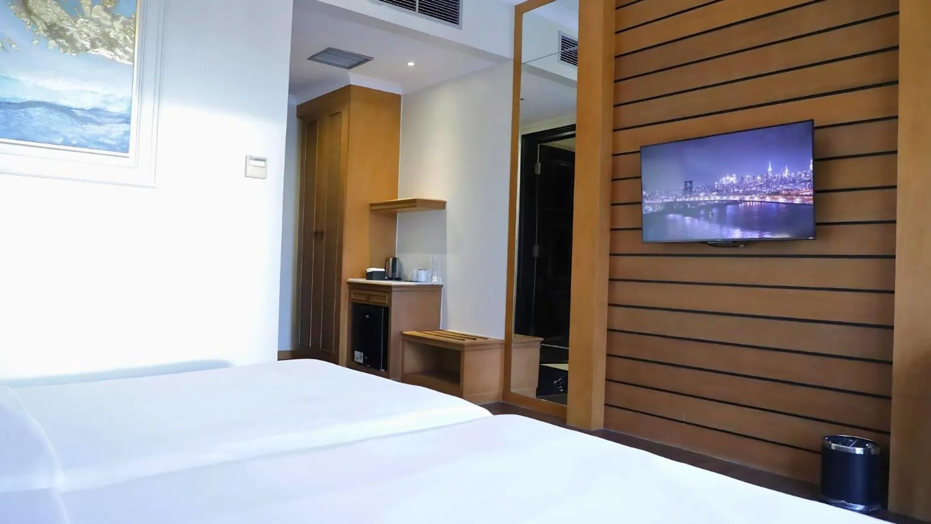 Bed in The Grantage Hotel & Sky Lounge