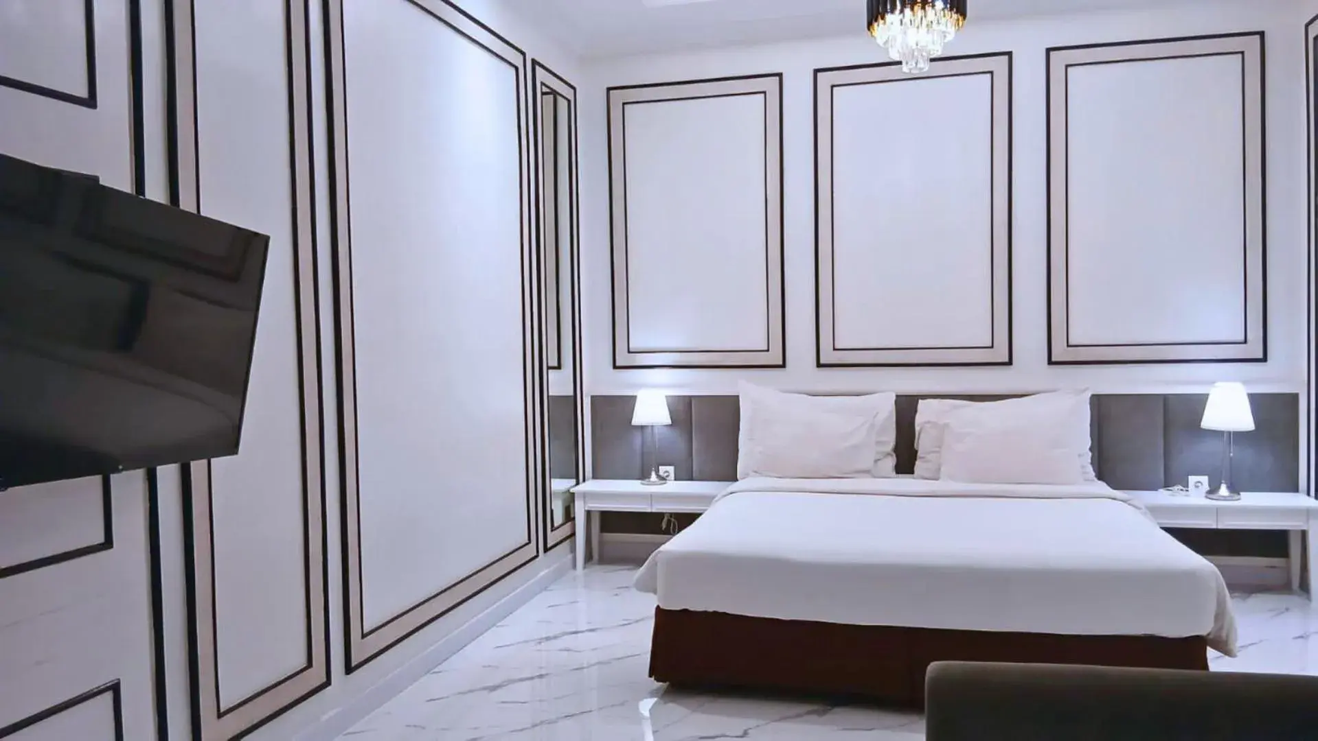 Deluxe King Suite in The Grantage Hotel & Sky Lounge Deluxe King Suite in The Grantage Hotel & Sky Lounge