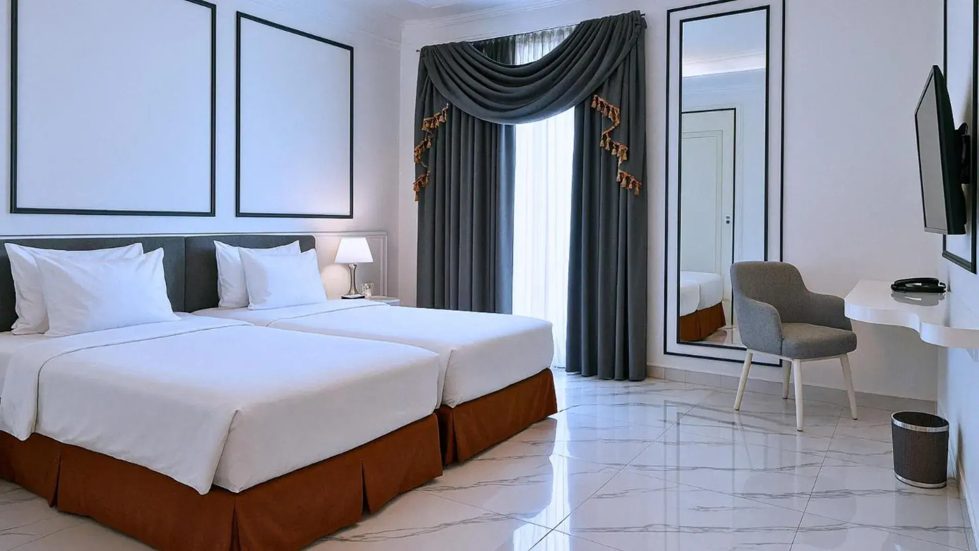 Bed in The Grantage Hotel & Sky Lounge Bed in The Grantage Hotel & Sky Lounge