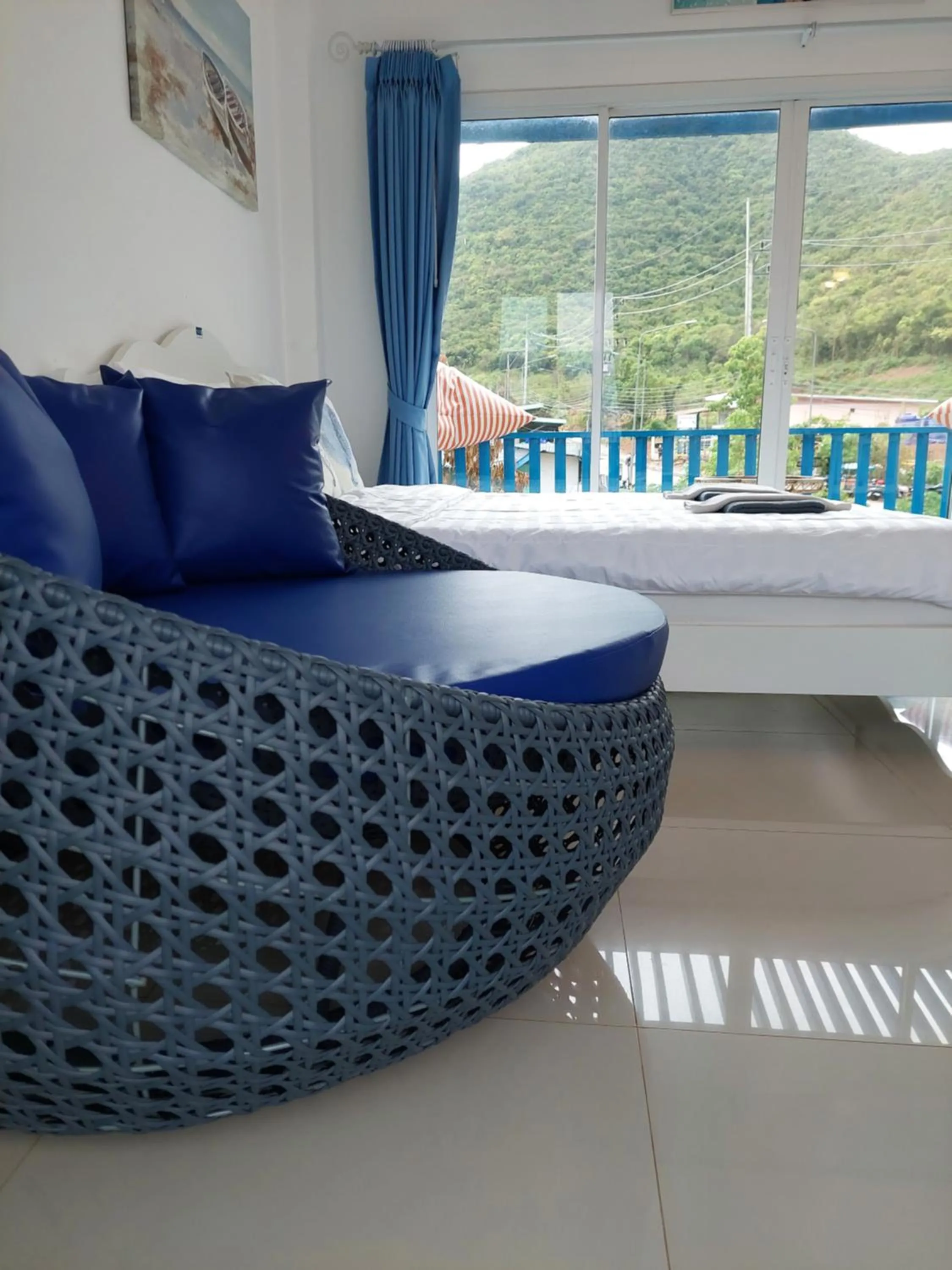 Bed in Blue sky Koh larn Resort