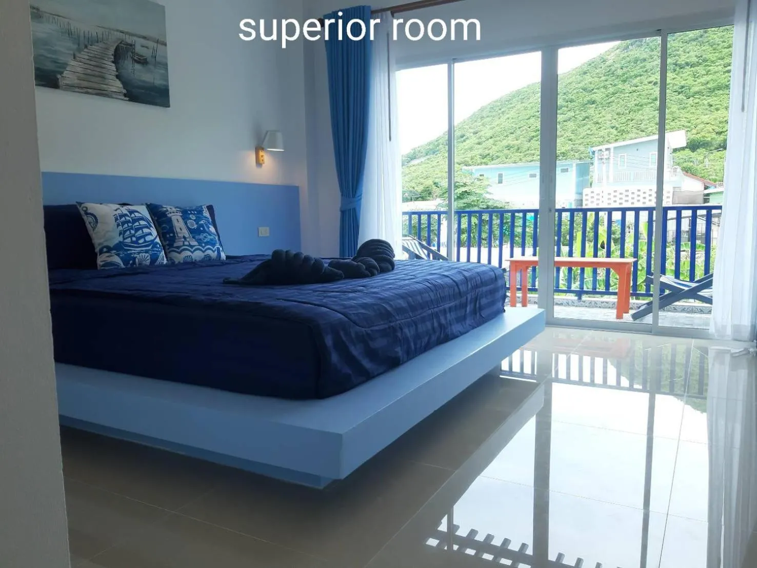 Bed in Blue sky Koh larn Resort