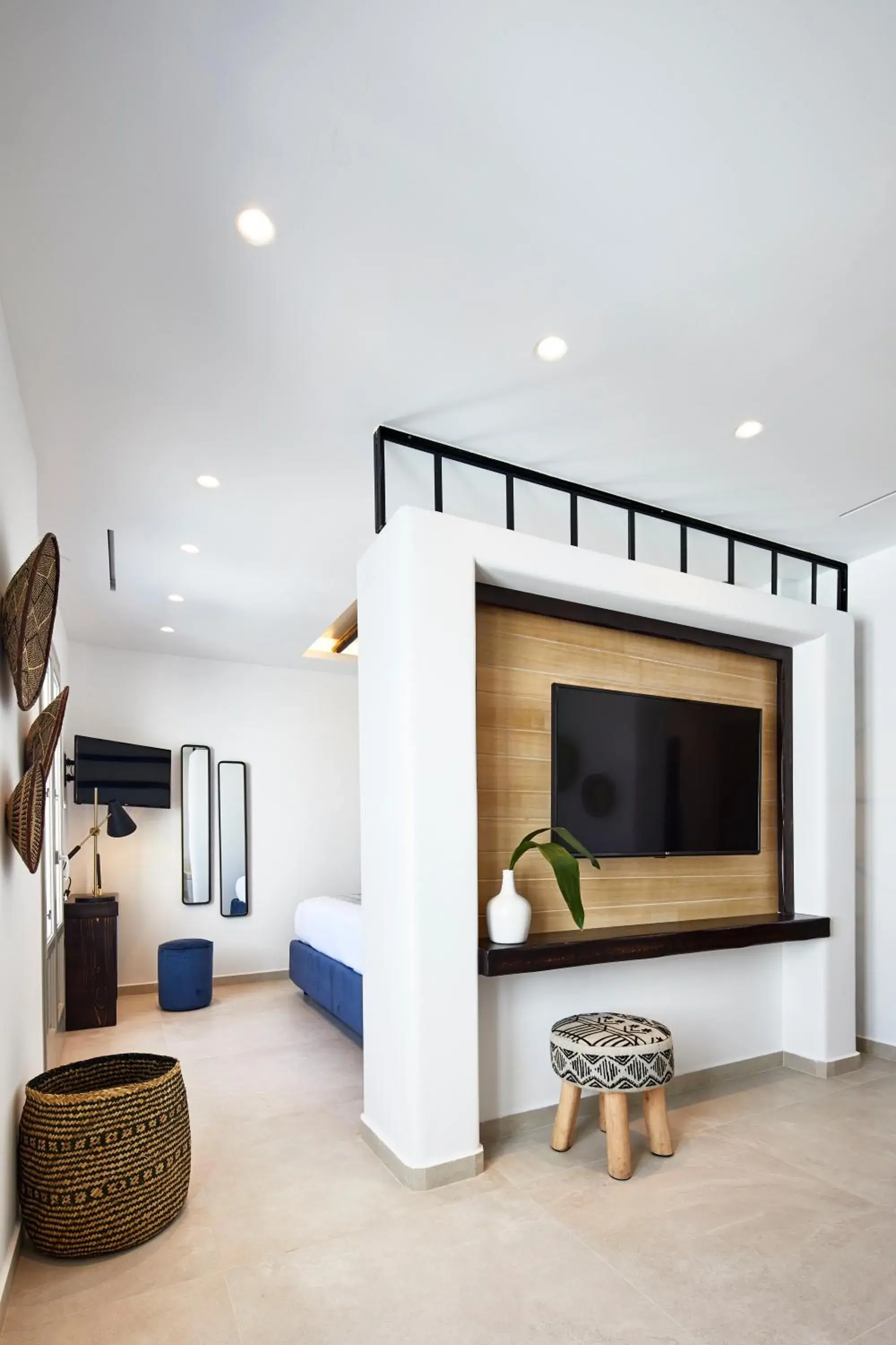 TV and multimedia, Bed in Phos The Boutique TV and multimedia, Bed in Phos The Boutique