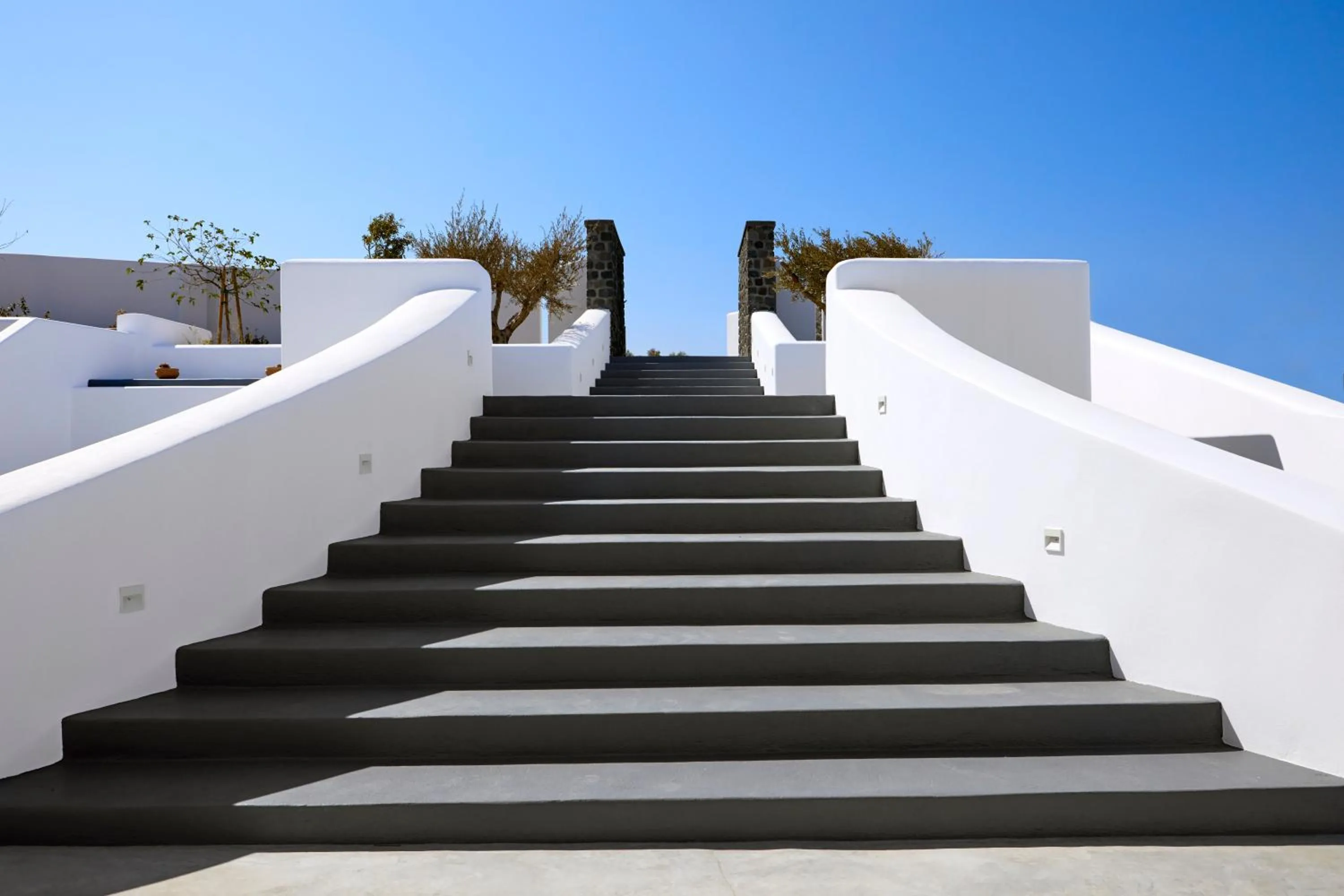 Facade/entrance in Phos The Boutique