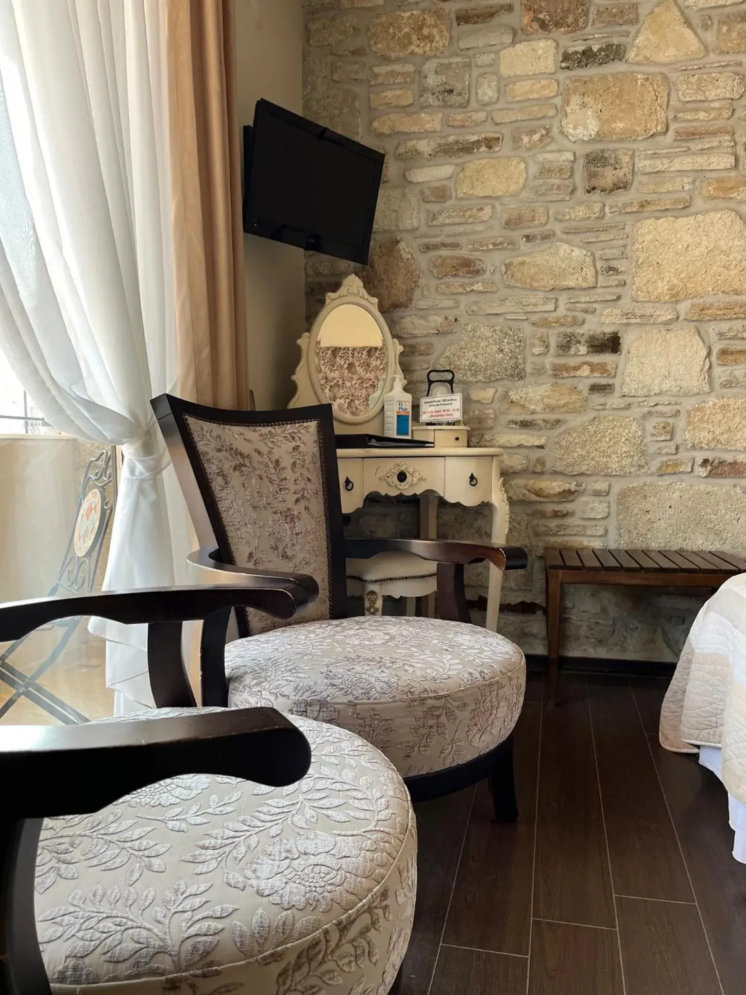 Standard Double or Twin Room - single occupancy in Griffon Hotel Standard Double or Twin Room - single occupancy in Griffon Hotel