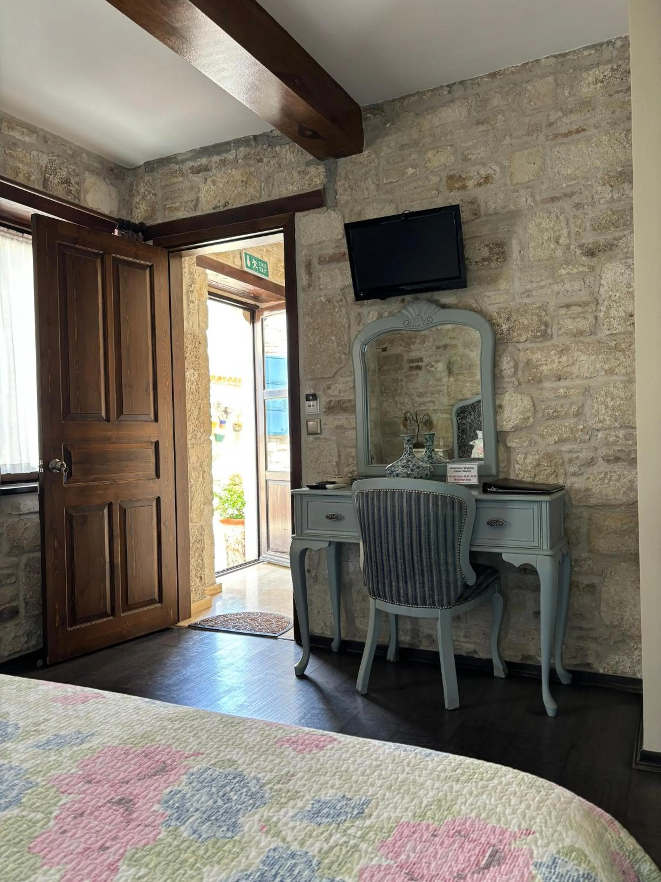 Photo of the whole room in Griffon Hotel