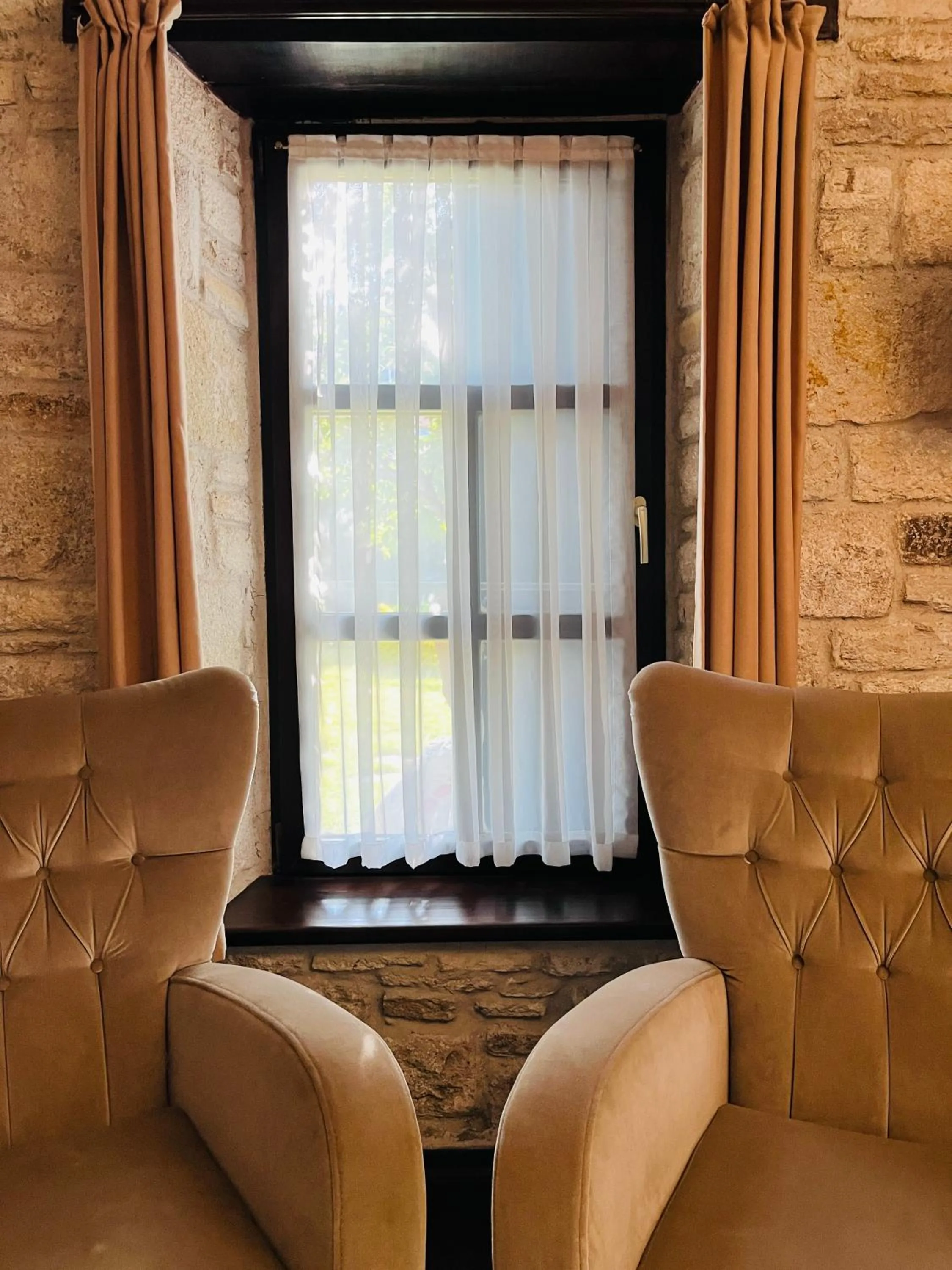 Seating area in Griffon Hotel