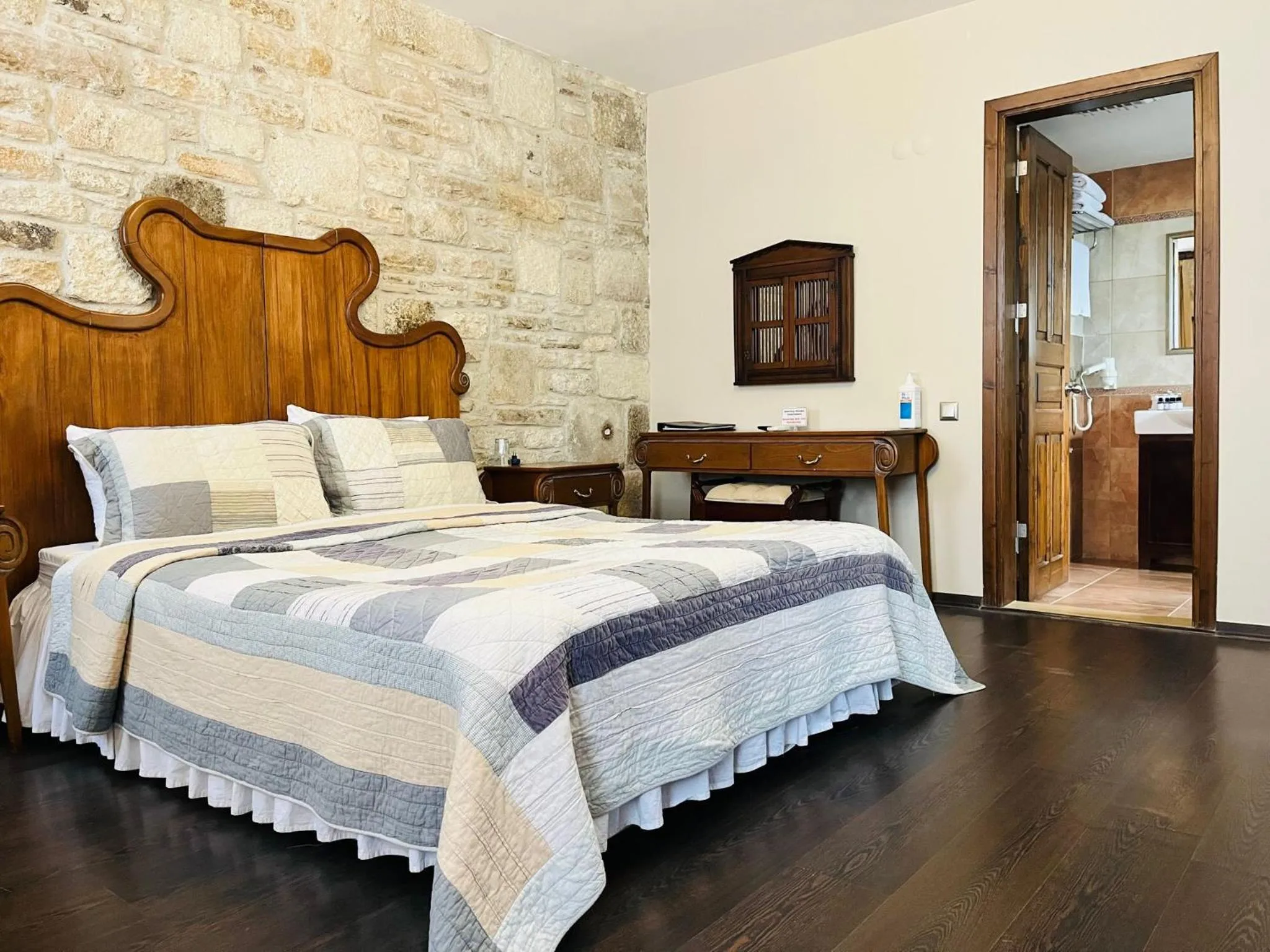 Photo of the whole room, Bed in Griffon Hotel