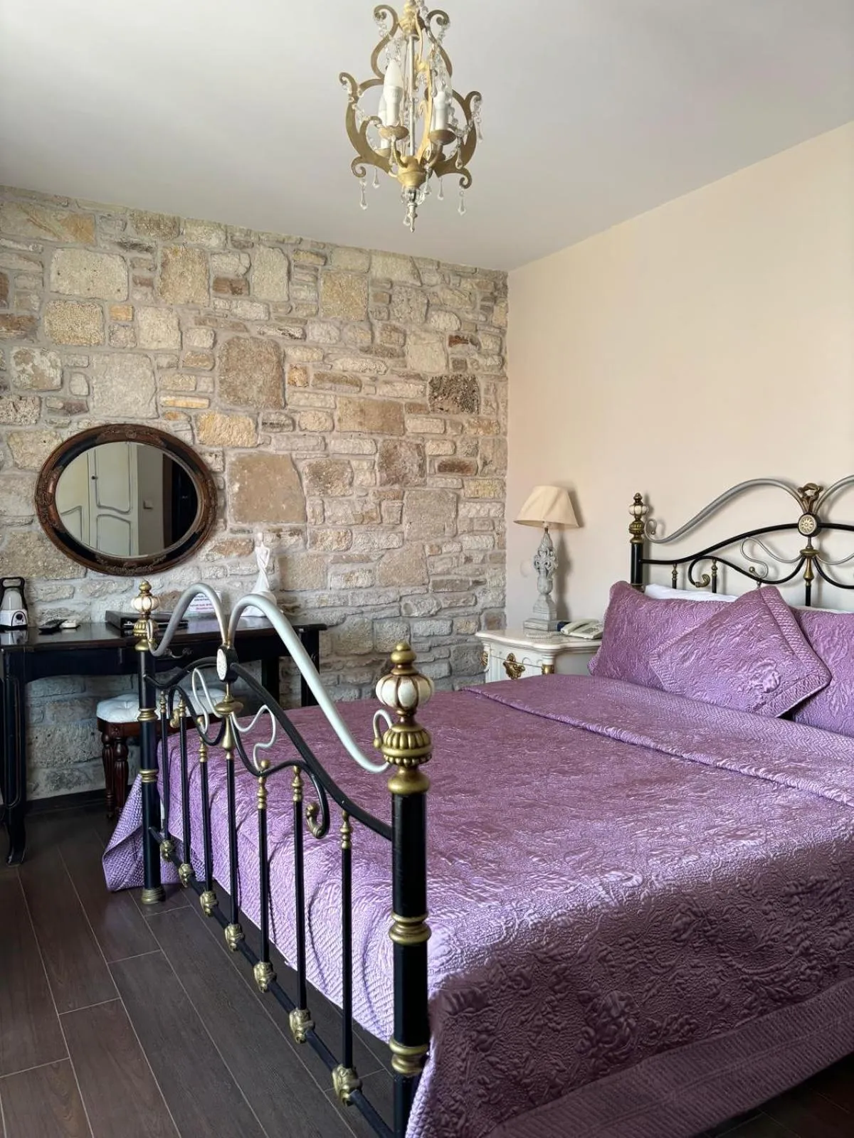 Photo of the whole room, Bed in Griffon Hotel