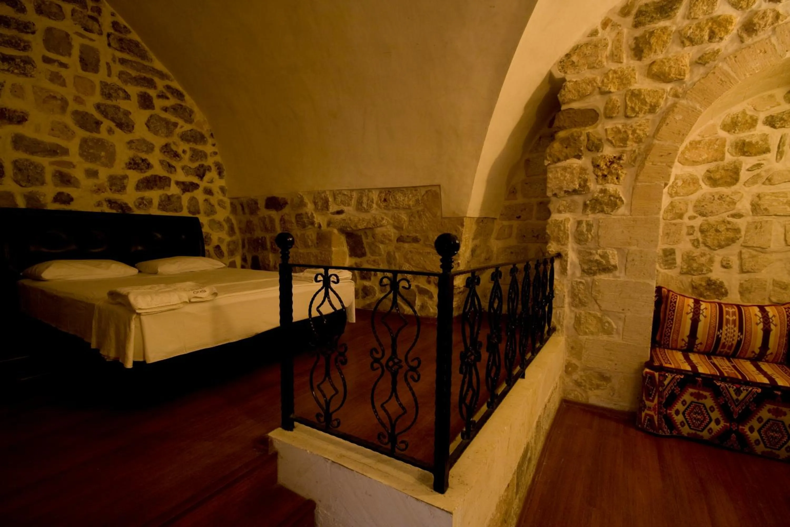 Photo of the whole room, Bed in Zinciriye Hotel