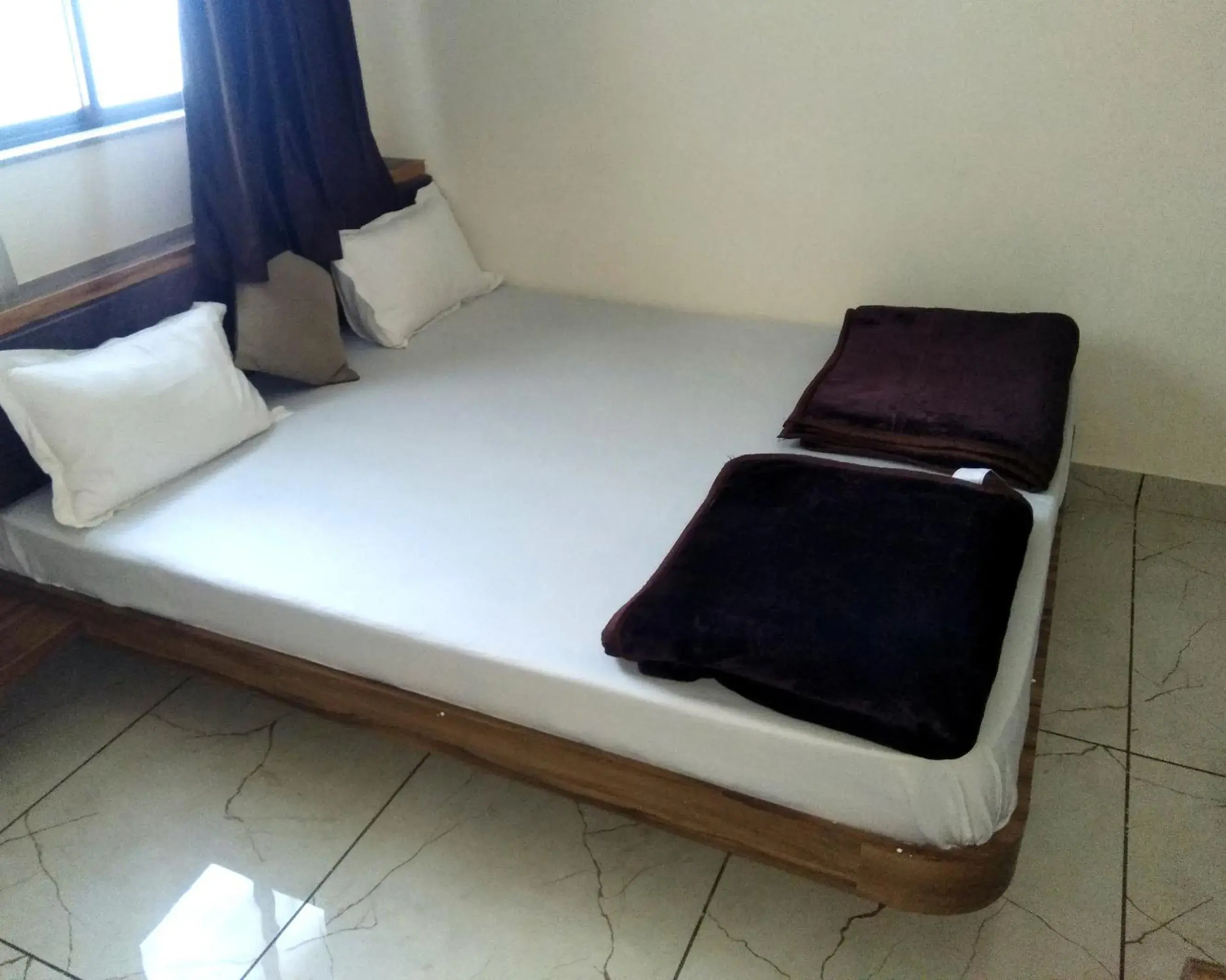 Budget Double or Twin Room - single occupancy in Hotel Milan Budget Double or Twin Room - single occupancy in Hotel Milan