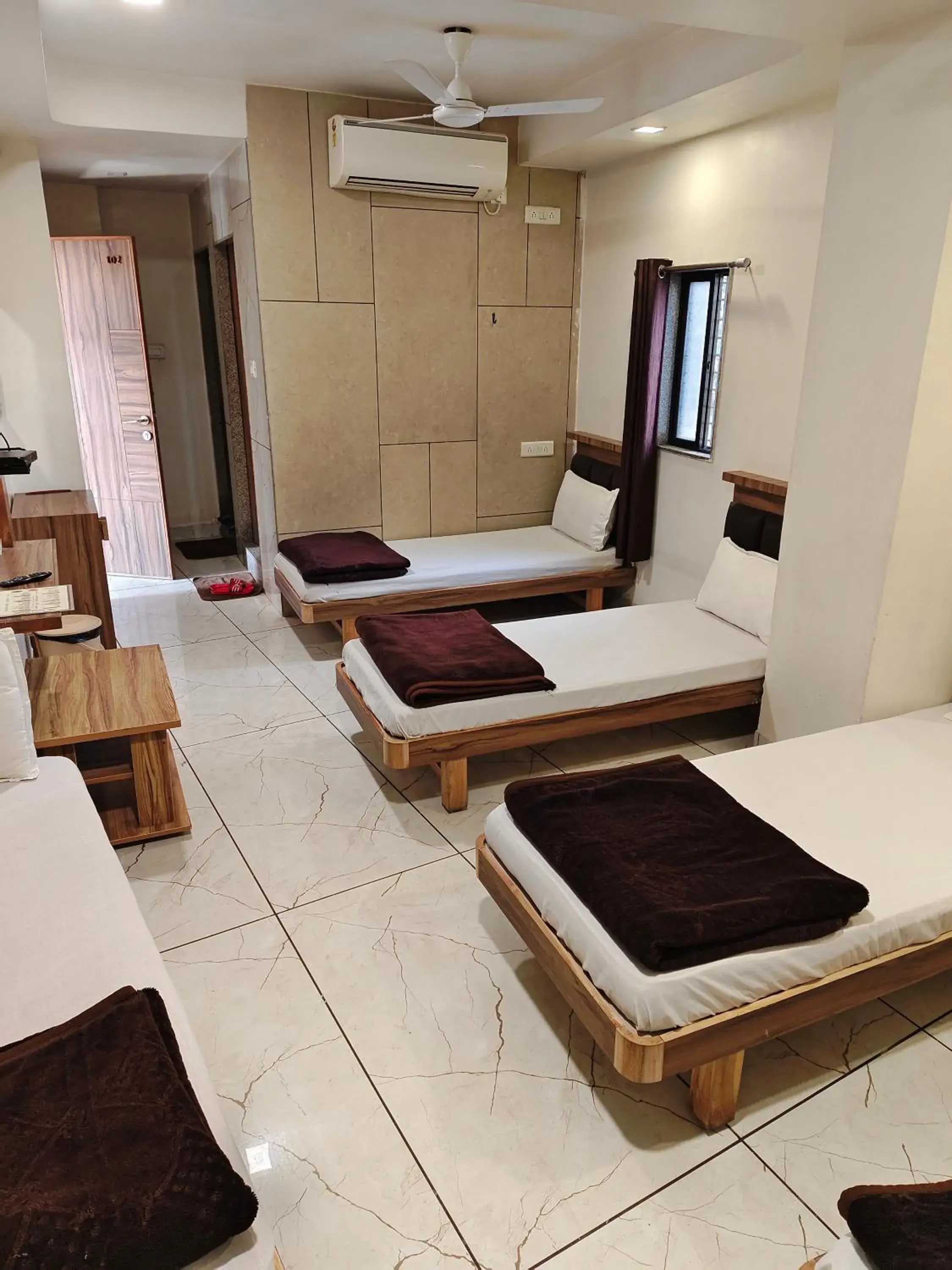 Bed in Hotel Milan Bed in Hotel Milan