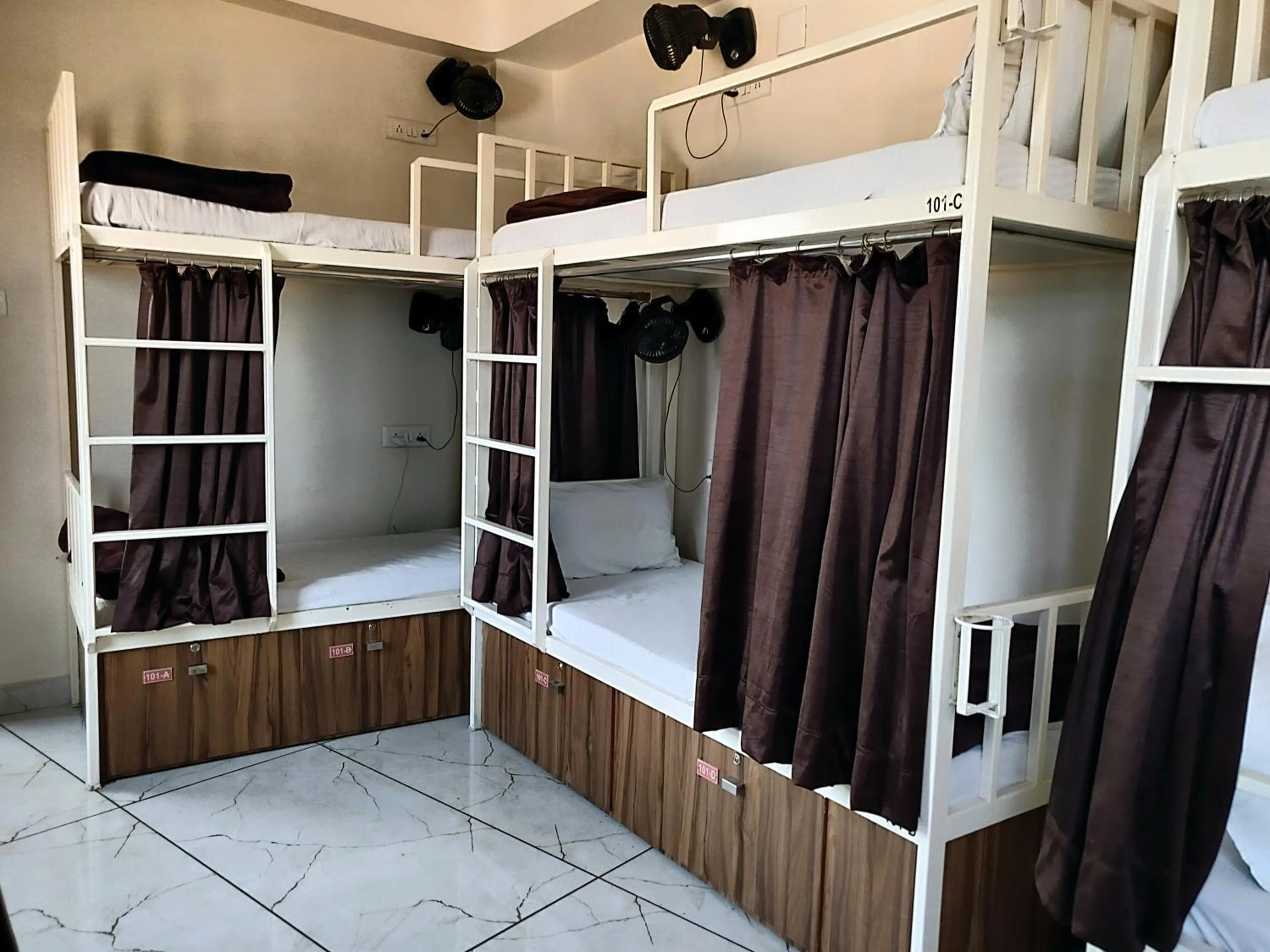 bunk bed, Bed in Hotel Milan