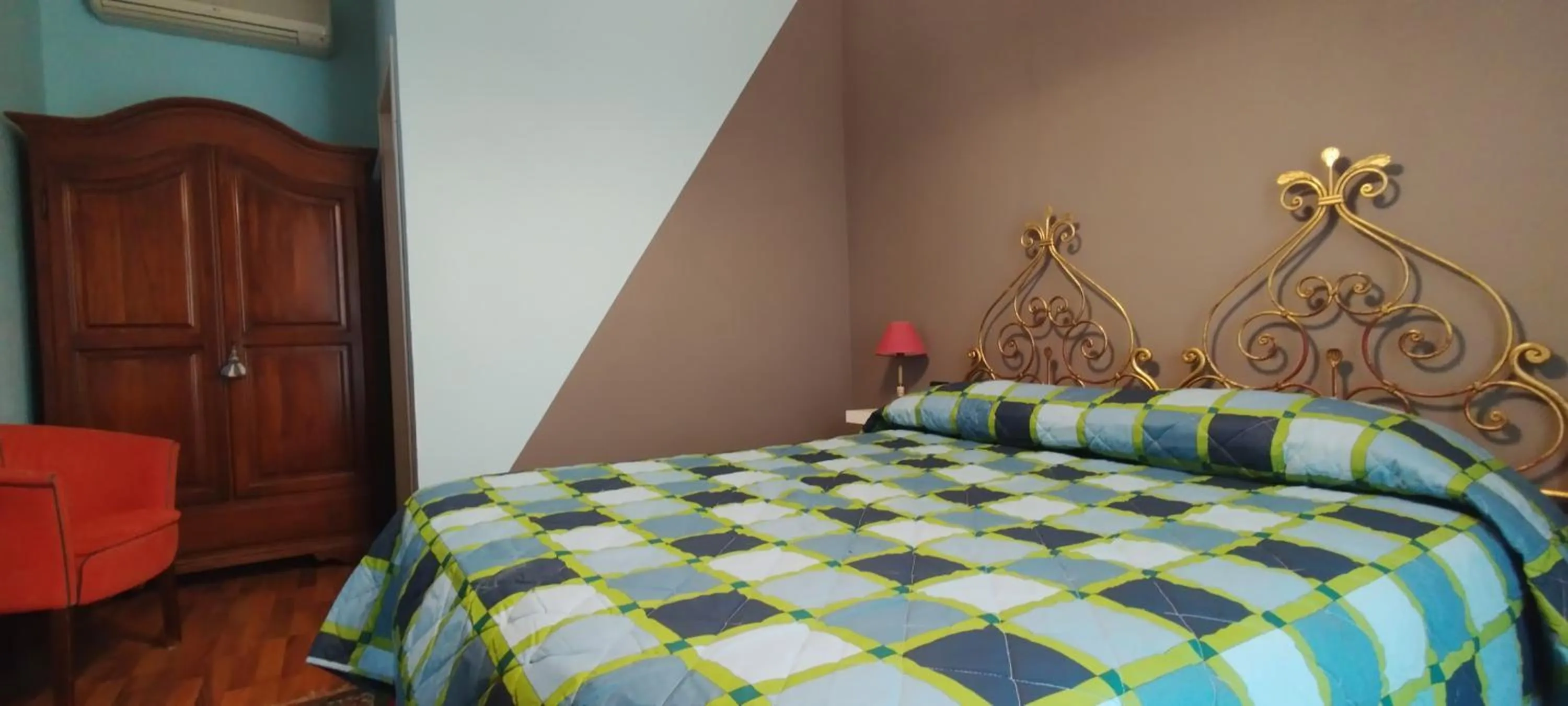 Photo of the whole room, Bed in Soggiorno Michelangelo