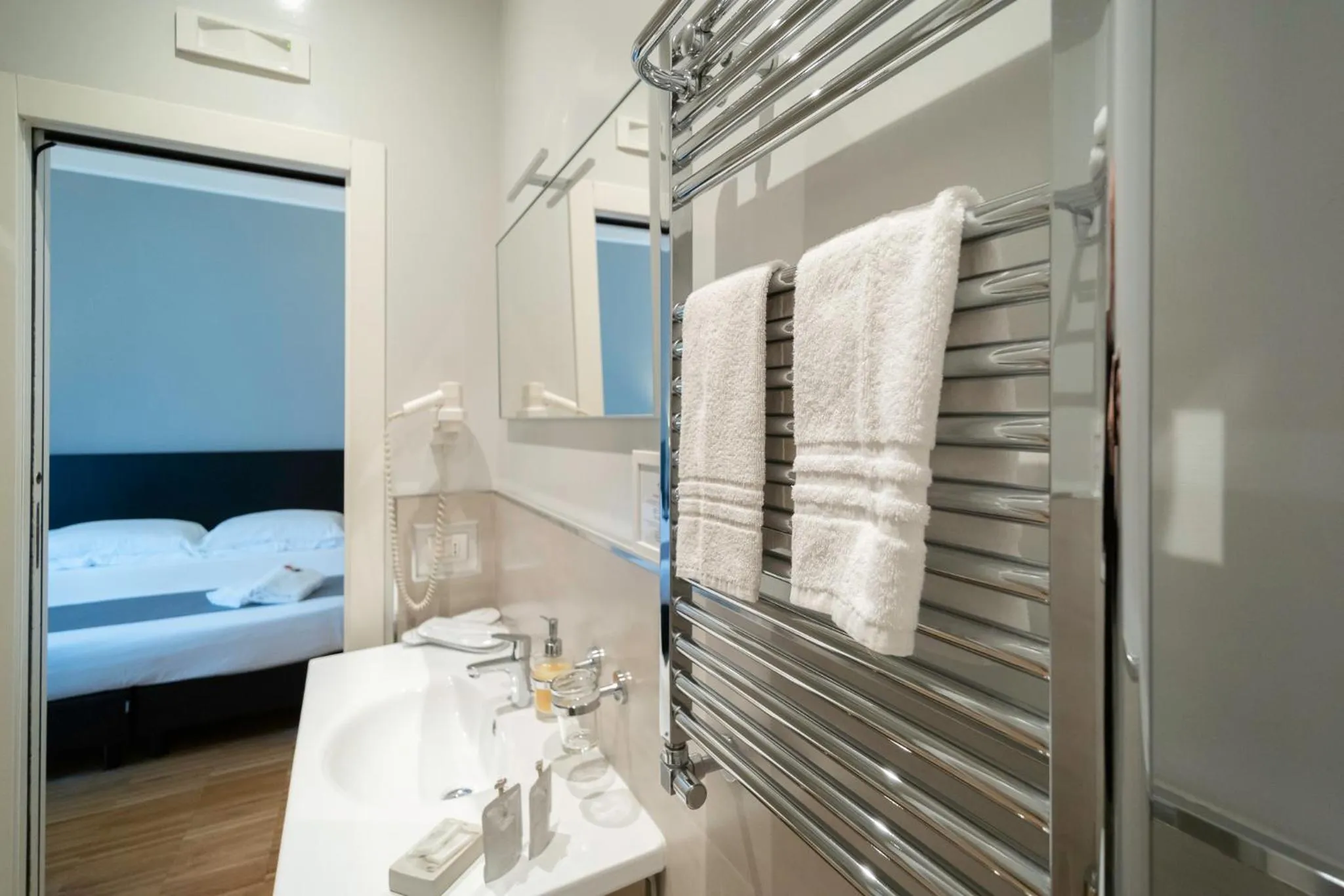 Bathroom, Bed in At Home Townhouse - Filiberto