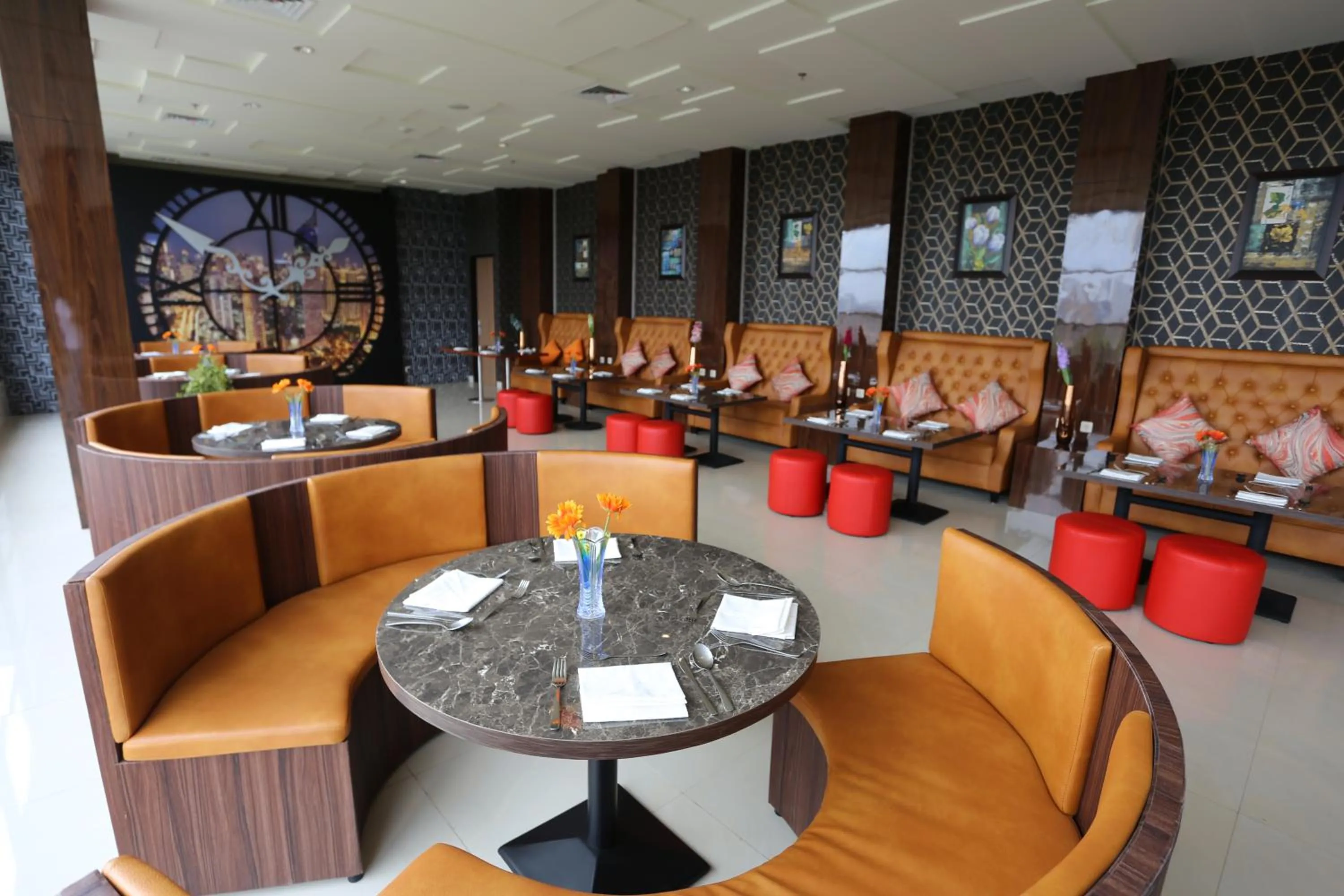 Restaurant/places to eat in Hotel Daily Inn