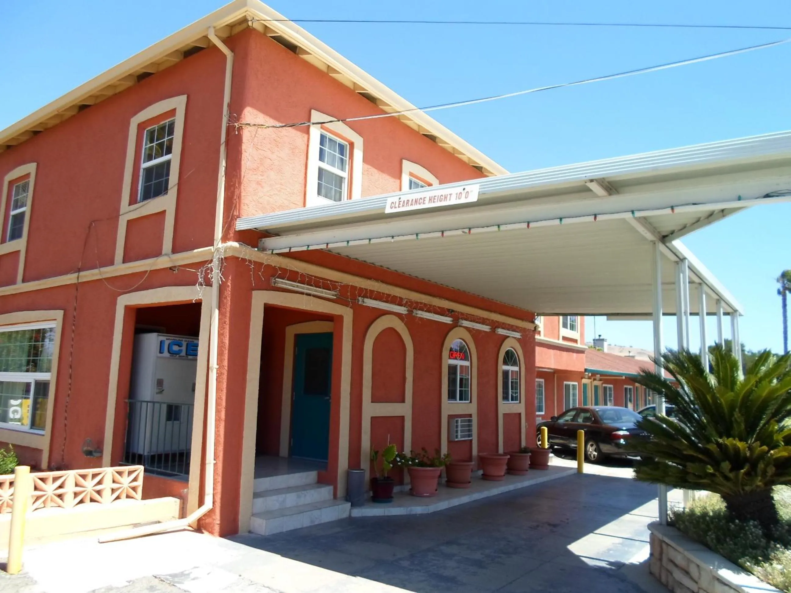 Facade/entrance in Budget Inn Morgan Hill