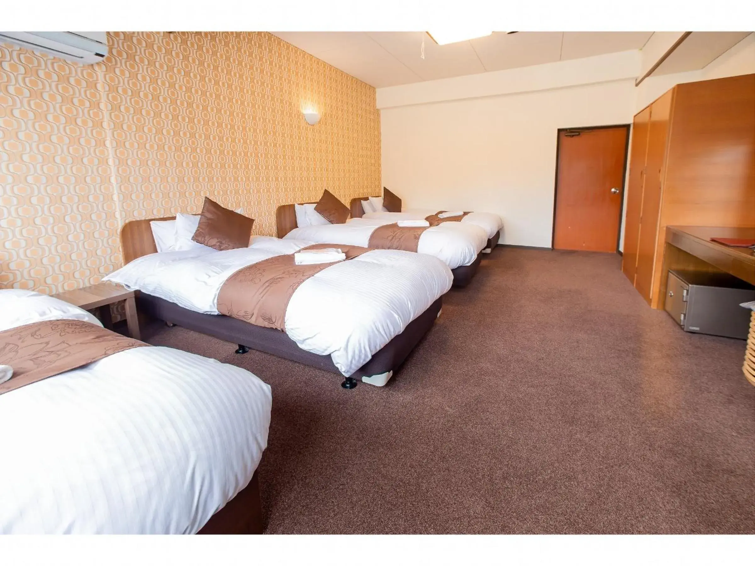 Quadruple Room with Shared Bathroom in Nomad Hakuba Quadruple Room with Shared Bathroom in Nomad Hakuba