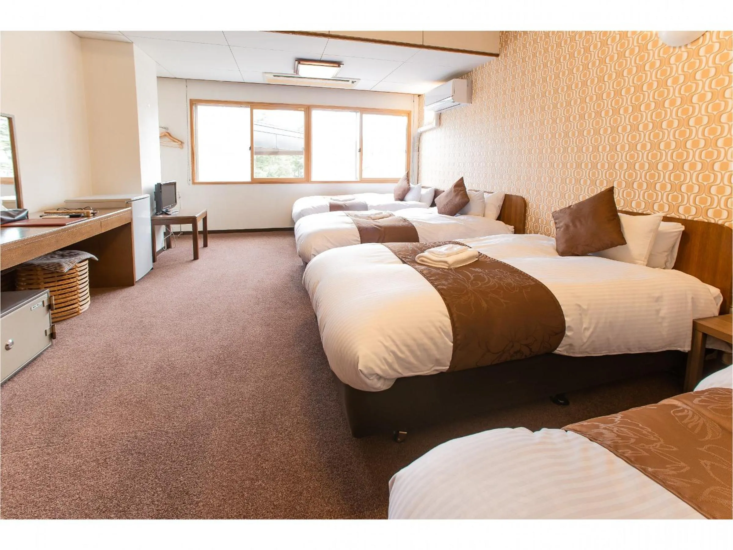 Photo of the whole room, Bed in Nomad Hakuba