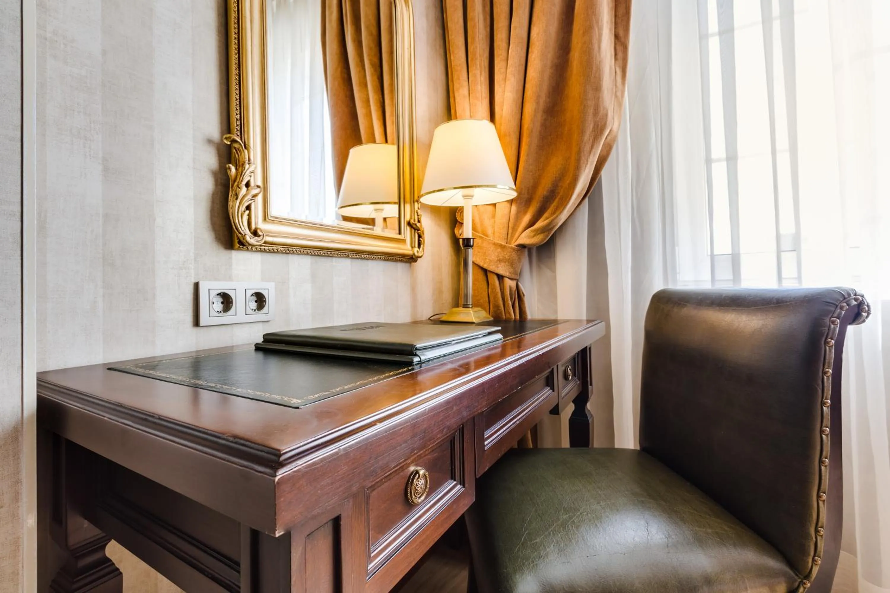 hair dresser in Gordion Hotel - Special Class