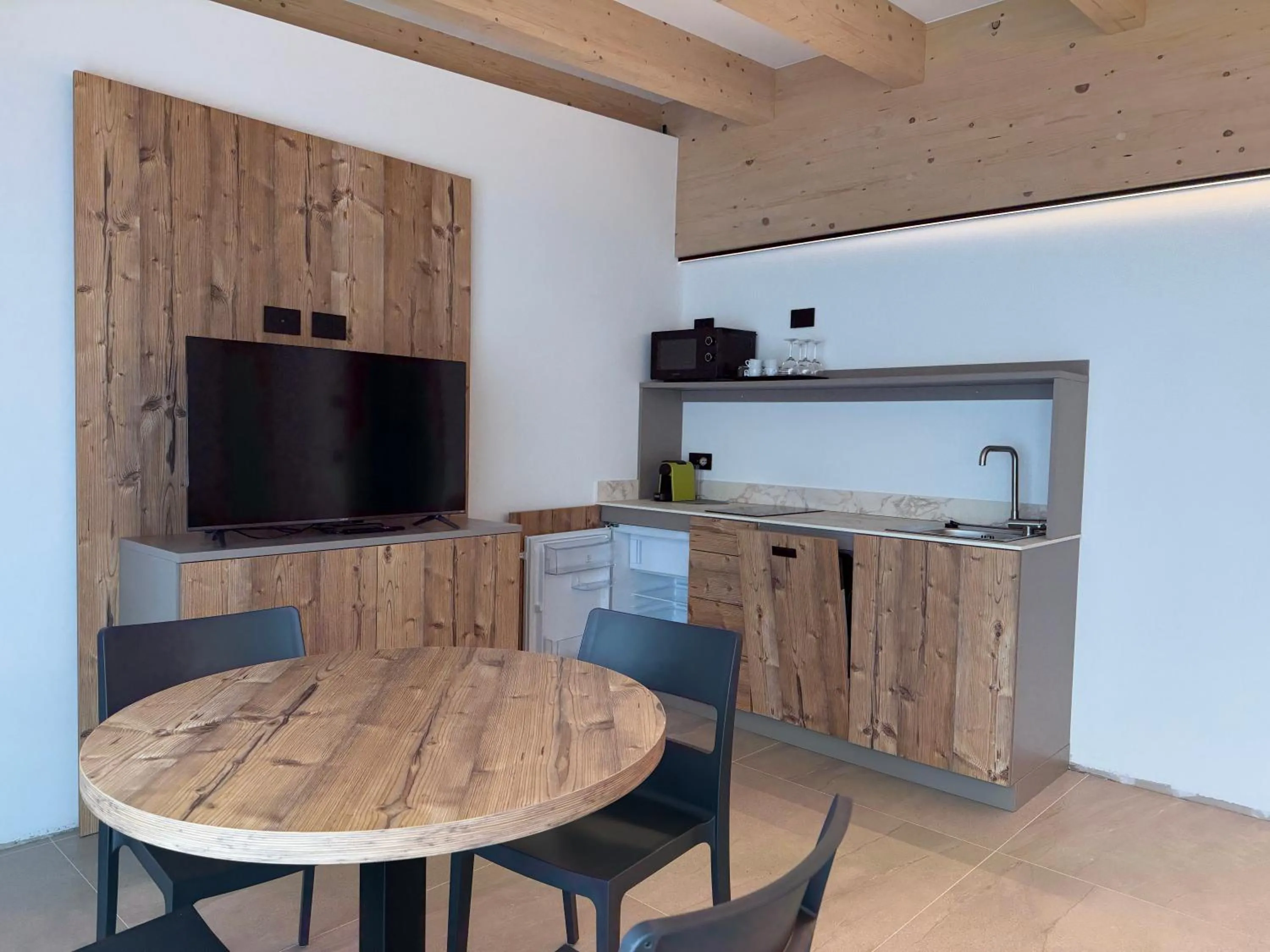 Kitchen or kitchenette in Liz Hotel & Apartments