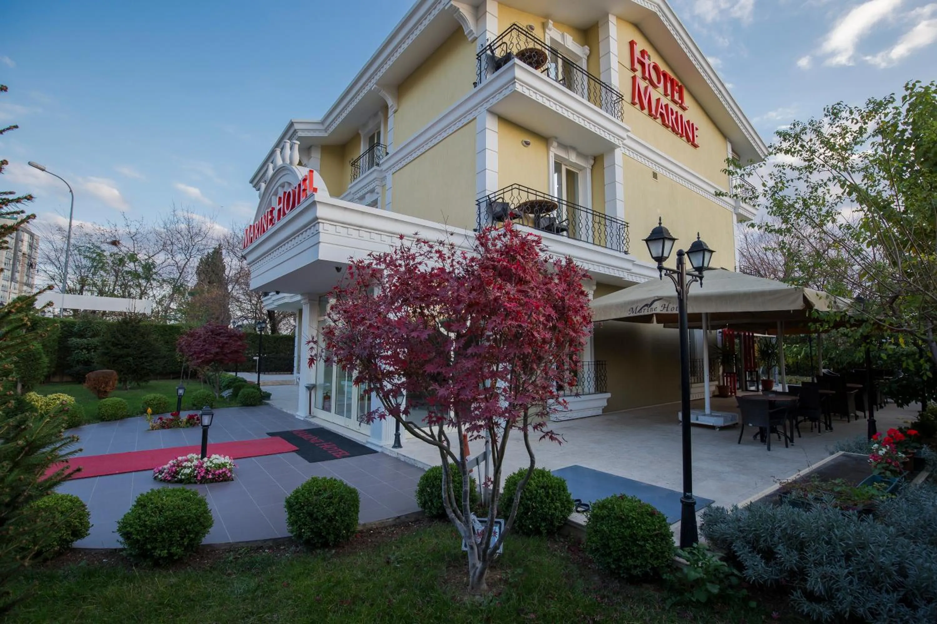 Facade/entrance in Pendik Marine Hotel