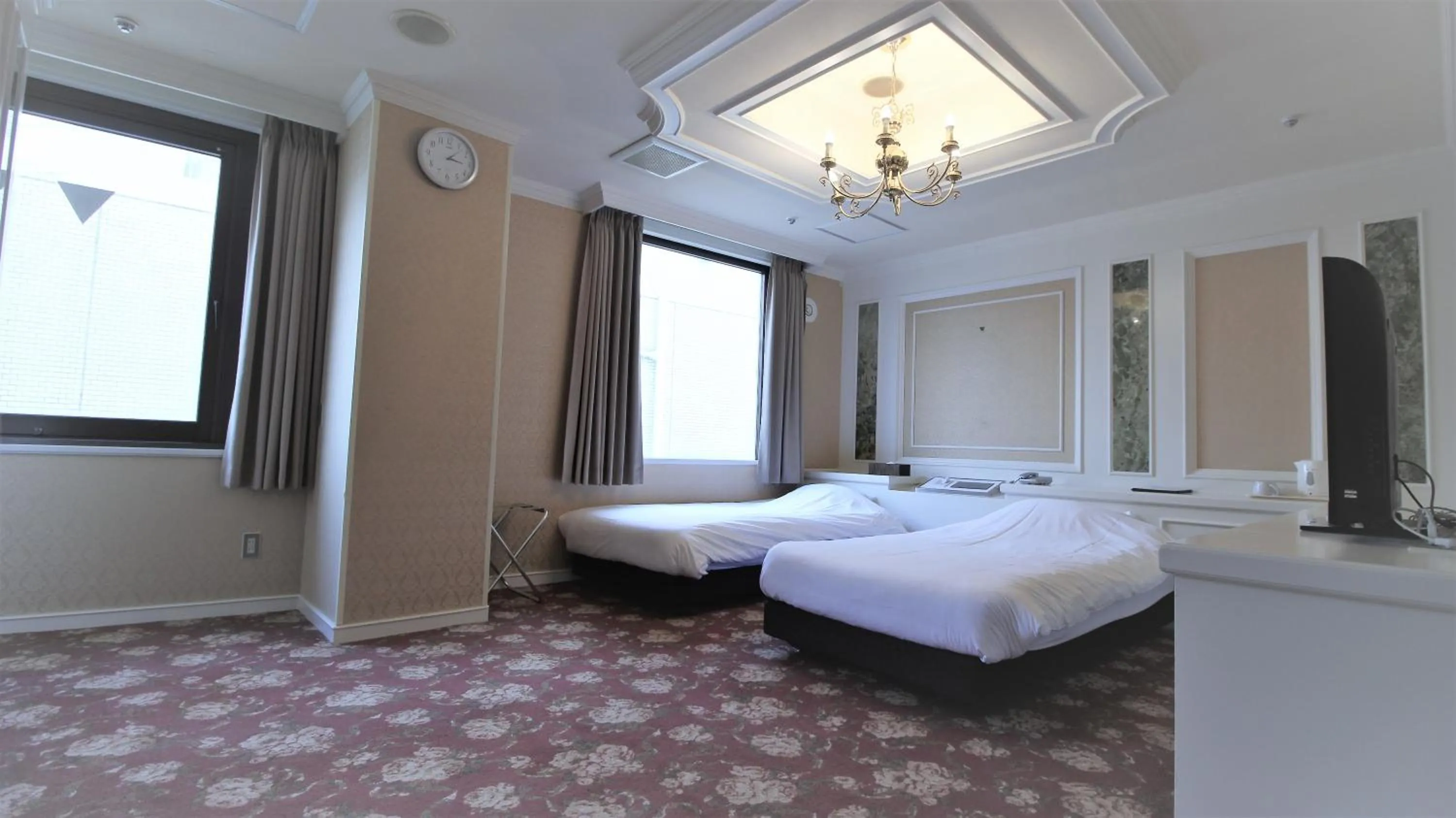 Bed in Royal Hotel Shinokubo