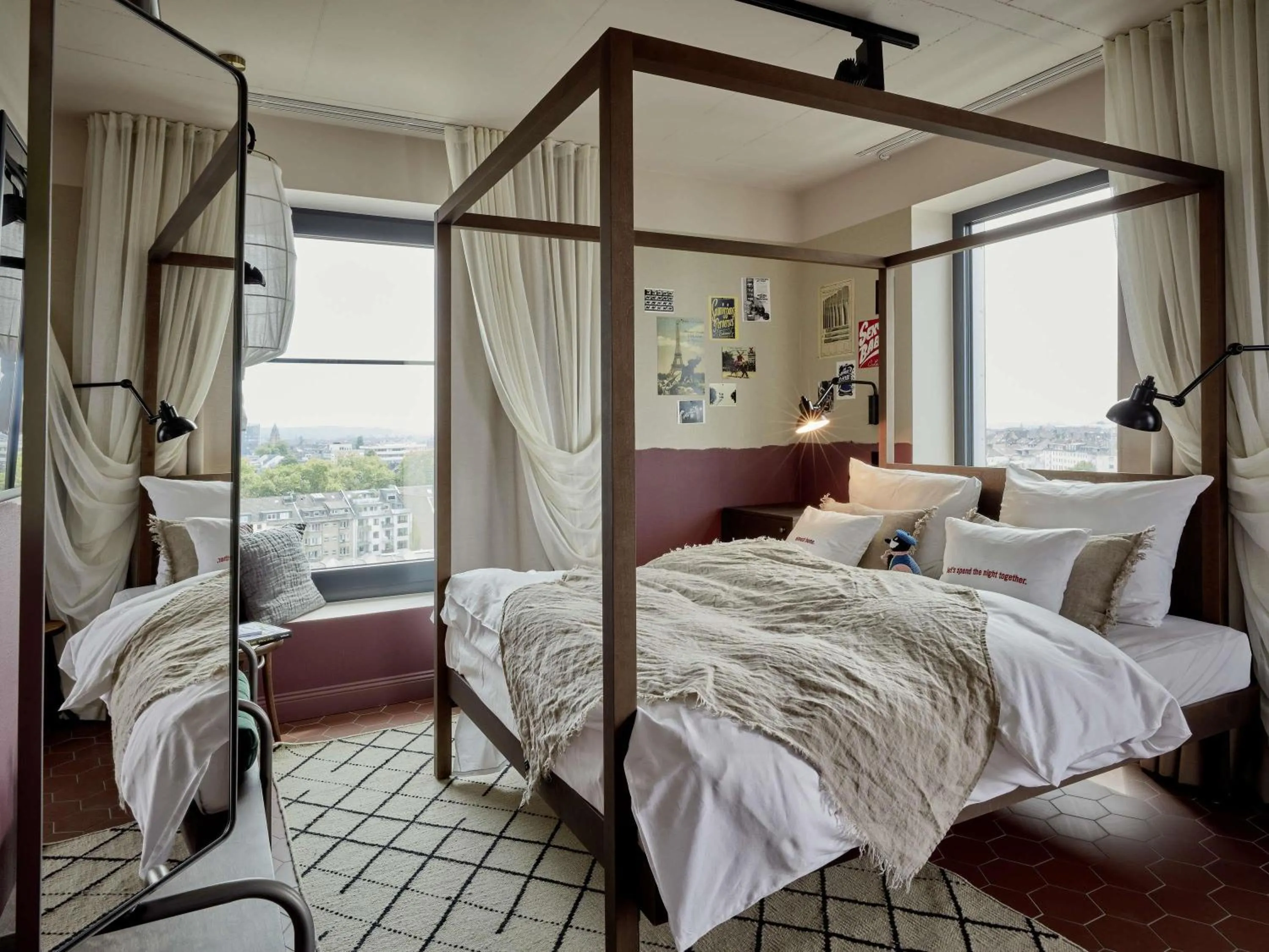 Bedroom, Bed in 25hours Hotel Das Tour