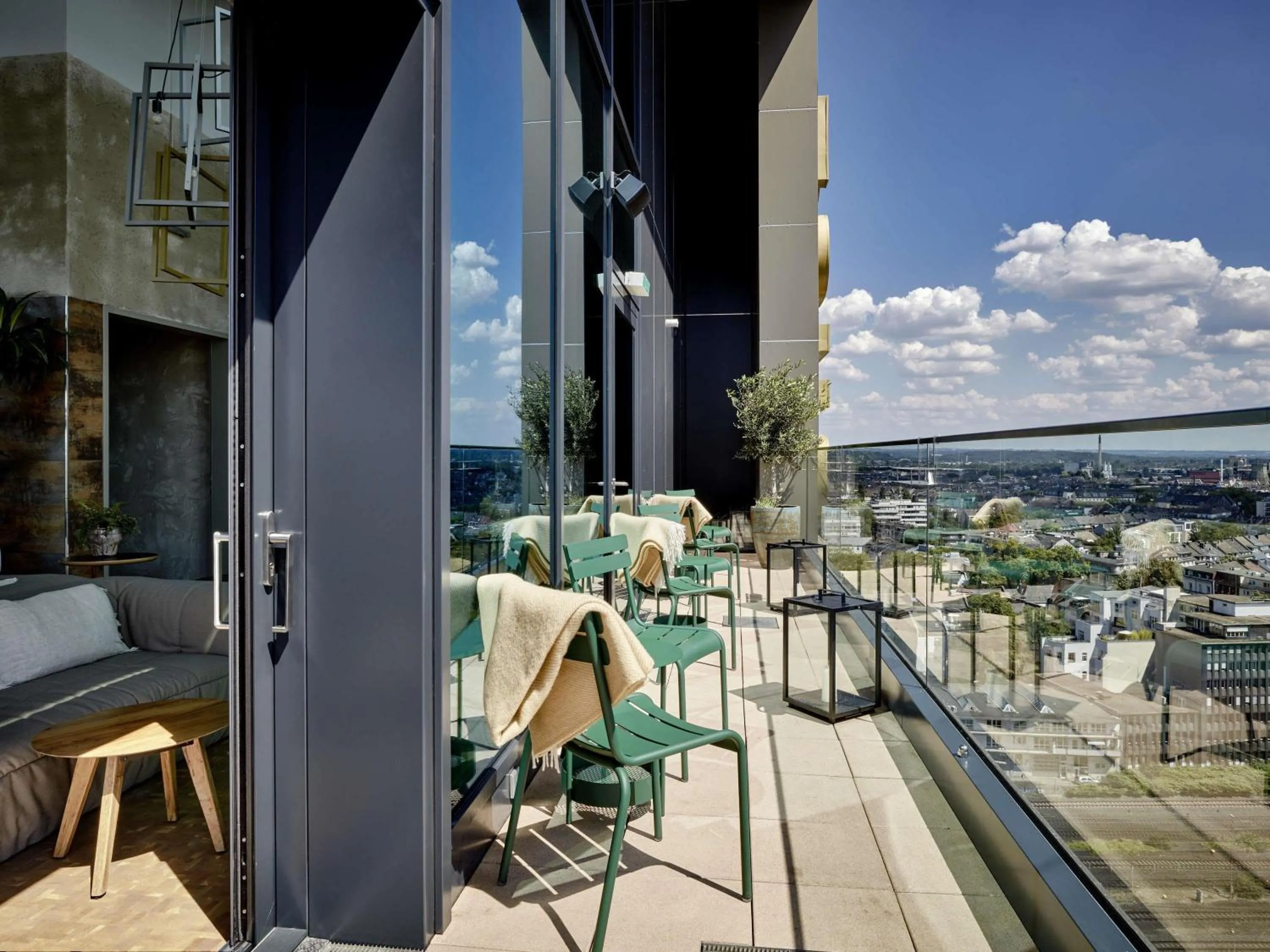 Lounge or bar in 25hours Hotel Das Tour