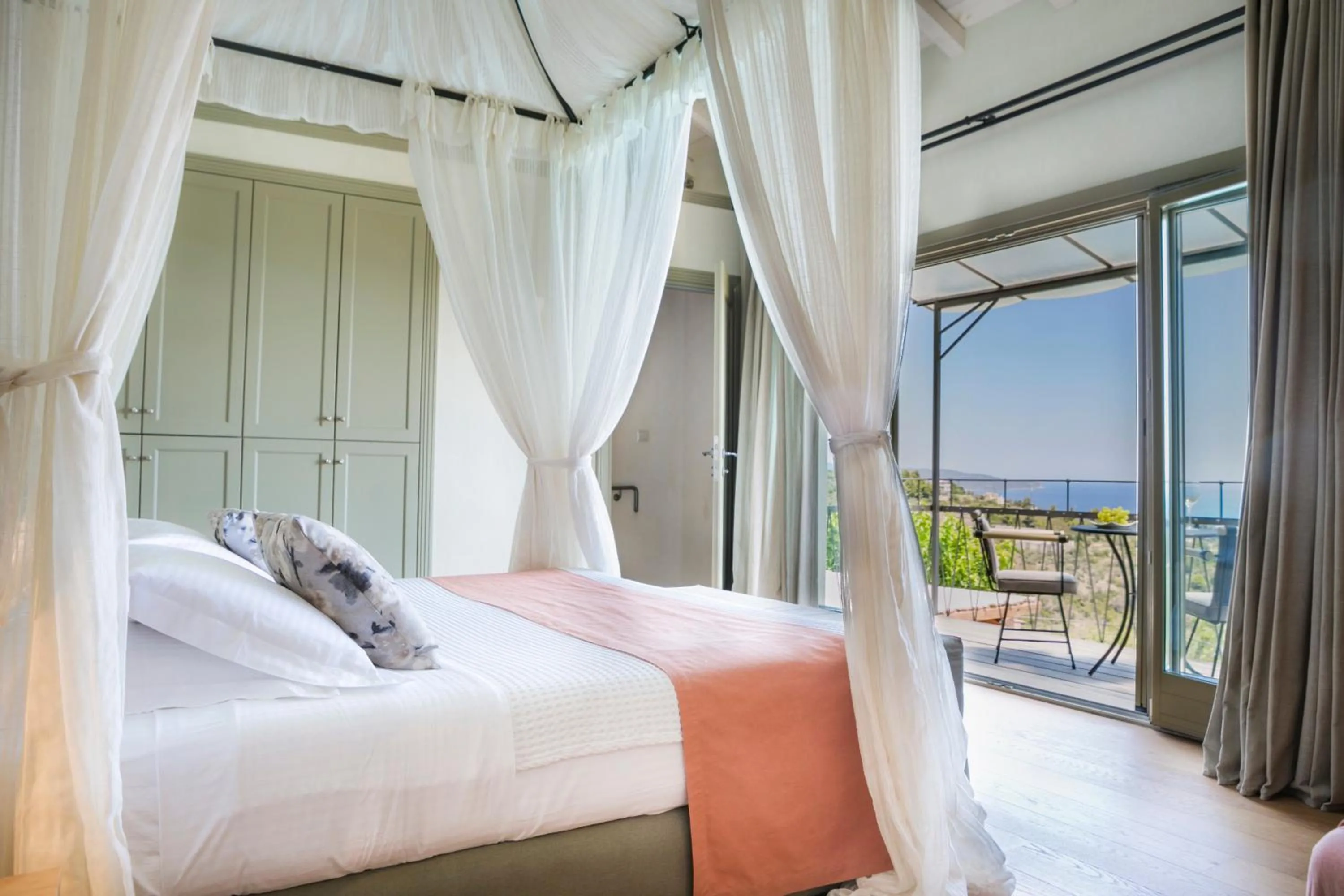 Bed in Villa Paparouna