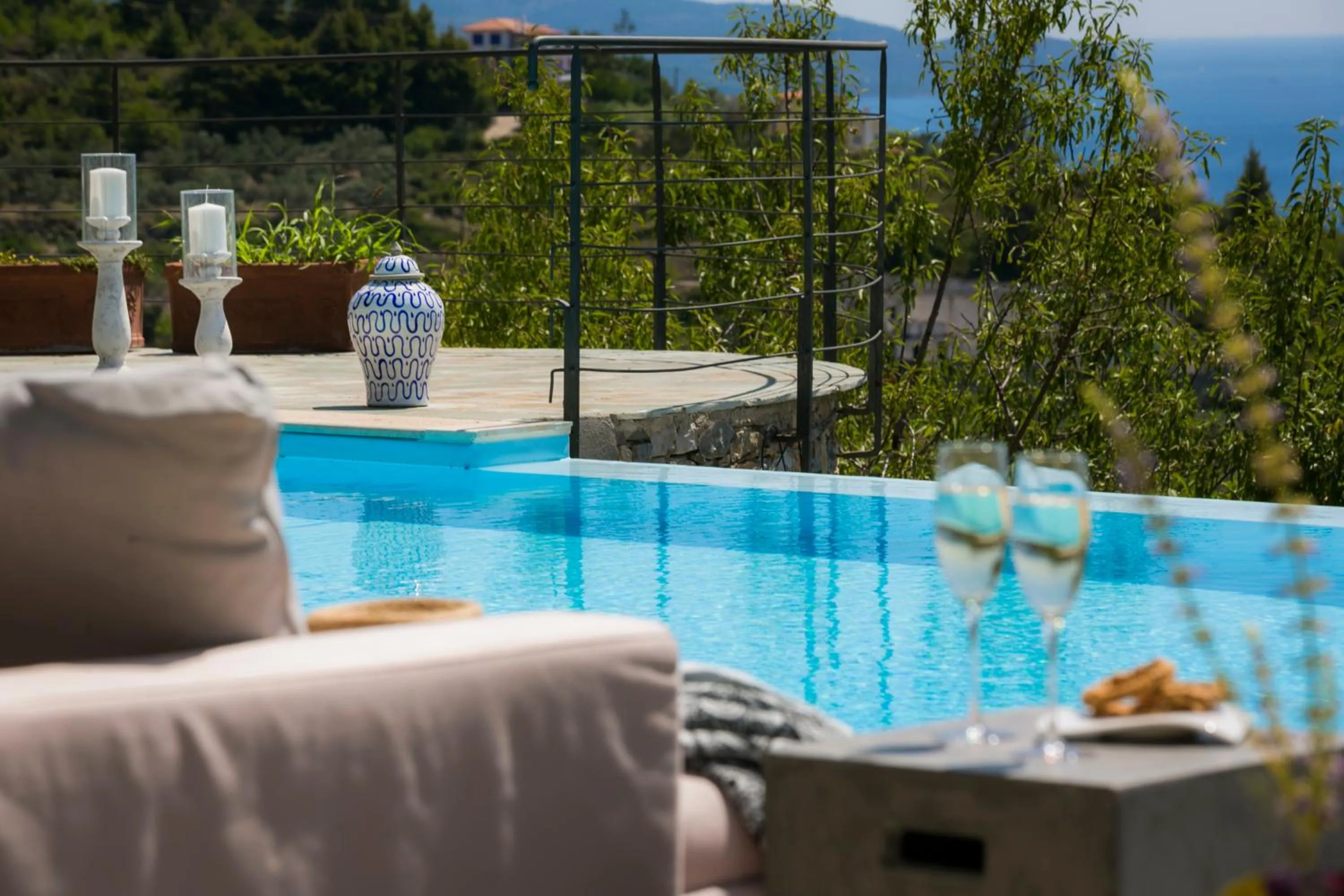 Swimming pool in Villa Paparouna