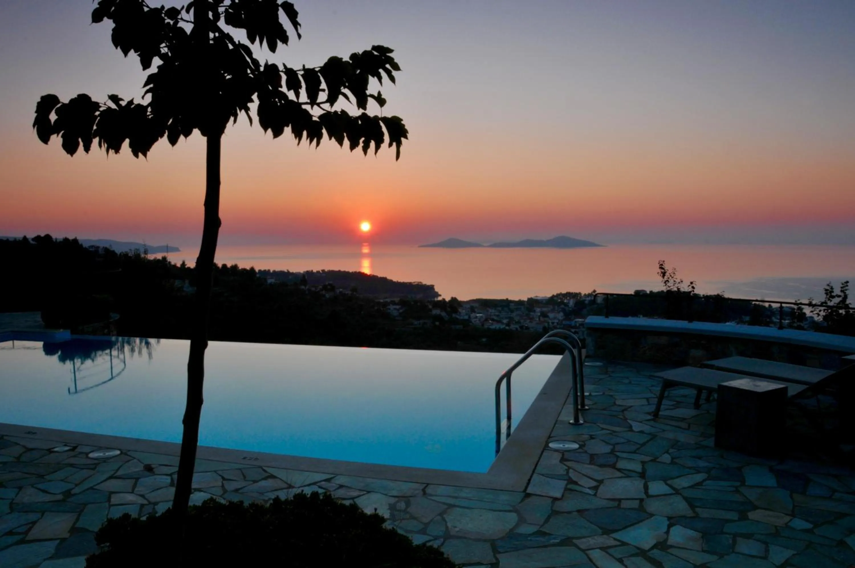 Swimming pool in Villa Paparouna