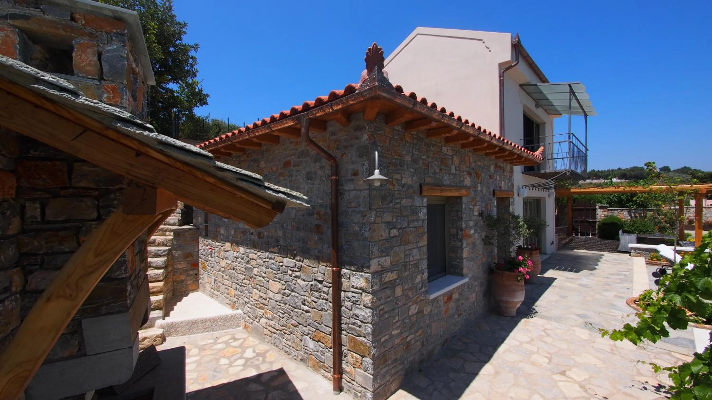 Shower in Villa Paparouna