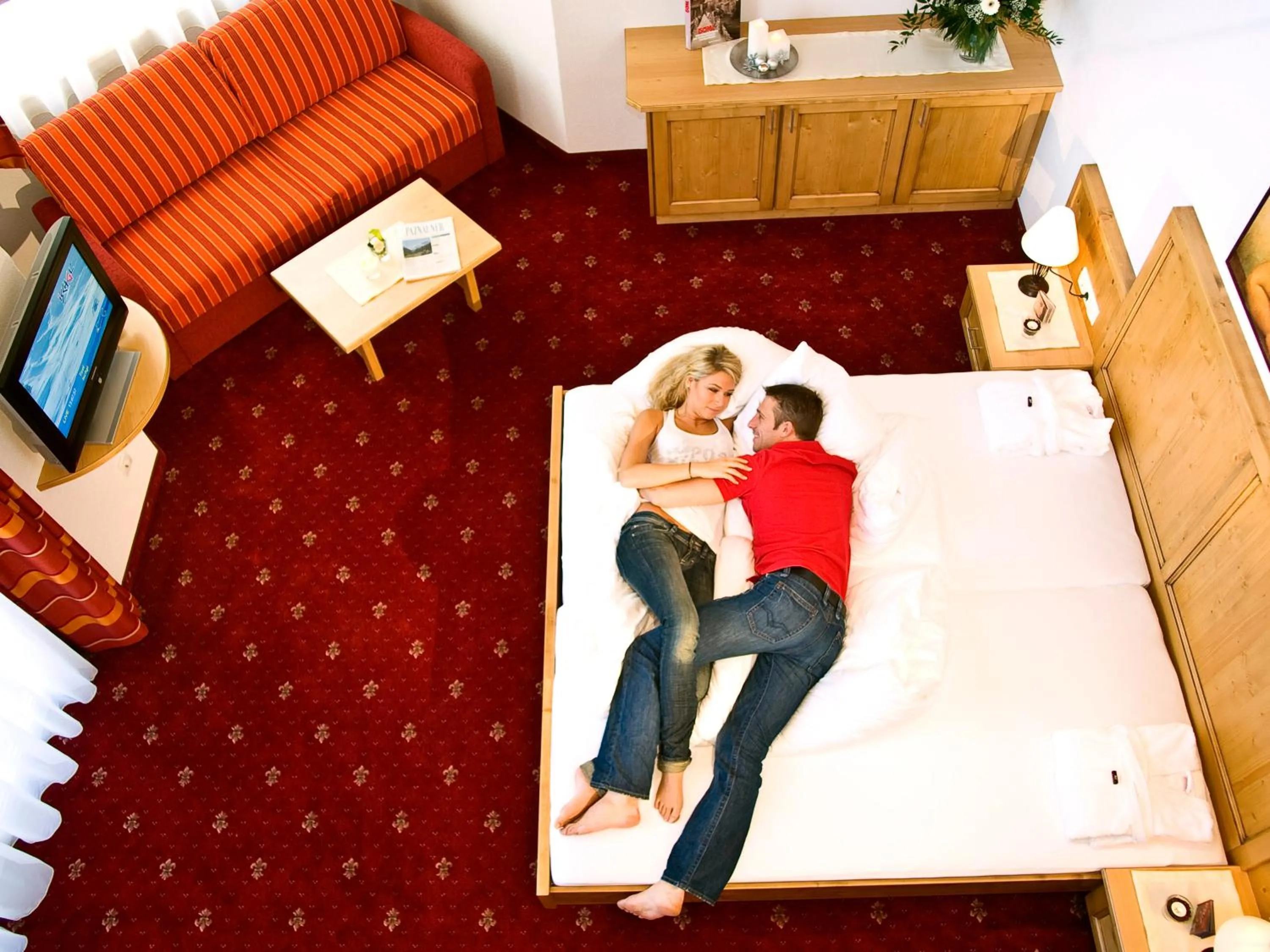 People, Bed in Alpenstern - Sommer Silvretta Card Premium inklusive!