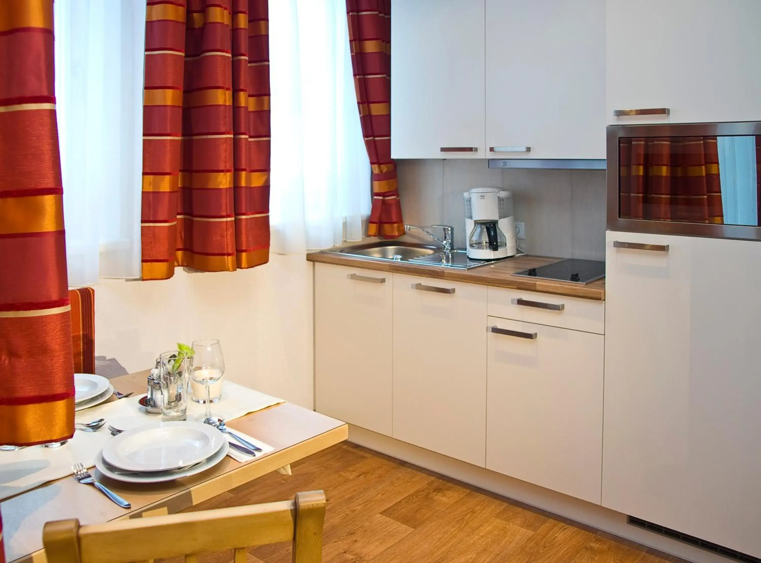 Photo of the whole room, Kitchen/Kitchenette in Alpenstern