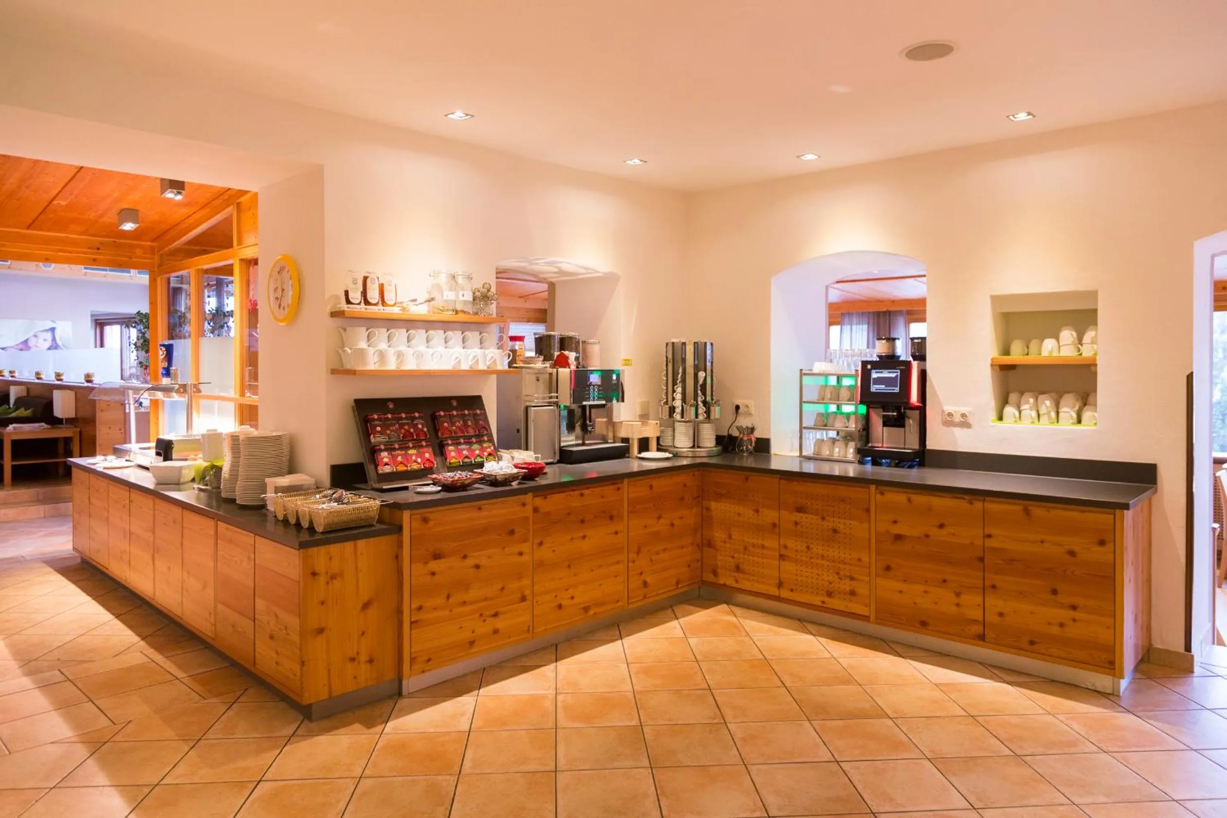 Restaurant/places to eat in RAMSI euer Familienhotel