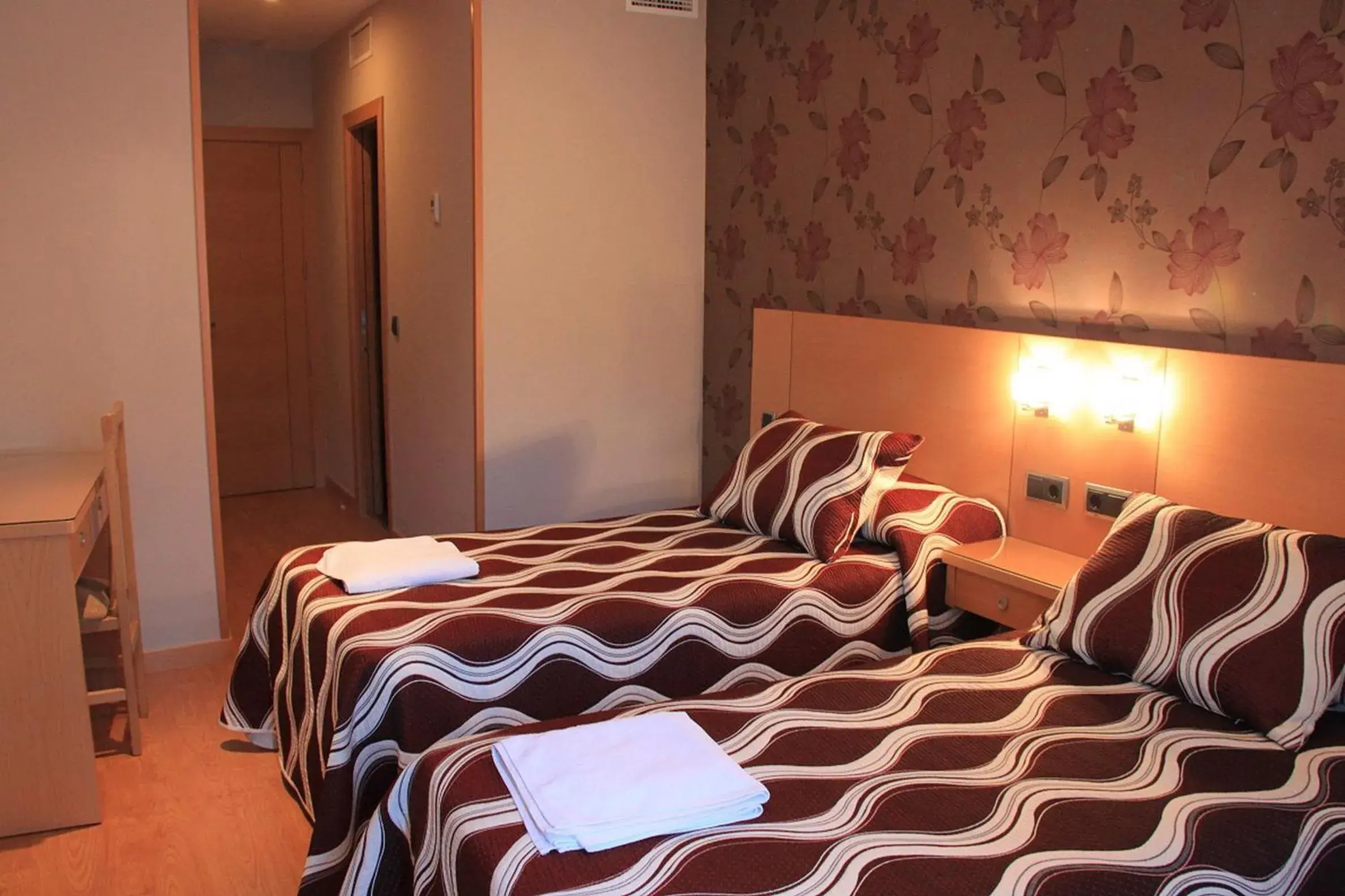 Bedroom, Bed in Hostal Jemasaca-Palma61 Bedroom, Bed in Hostal Jemasaca-Palma61