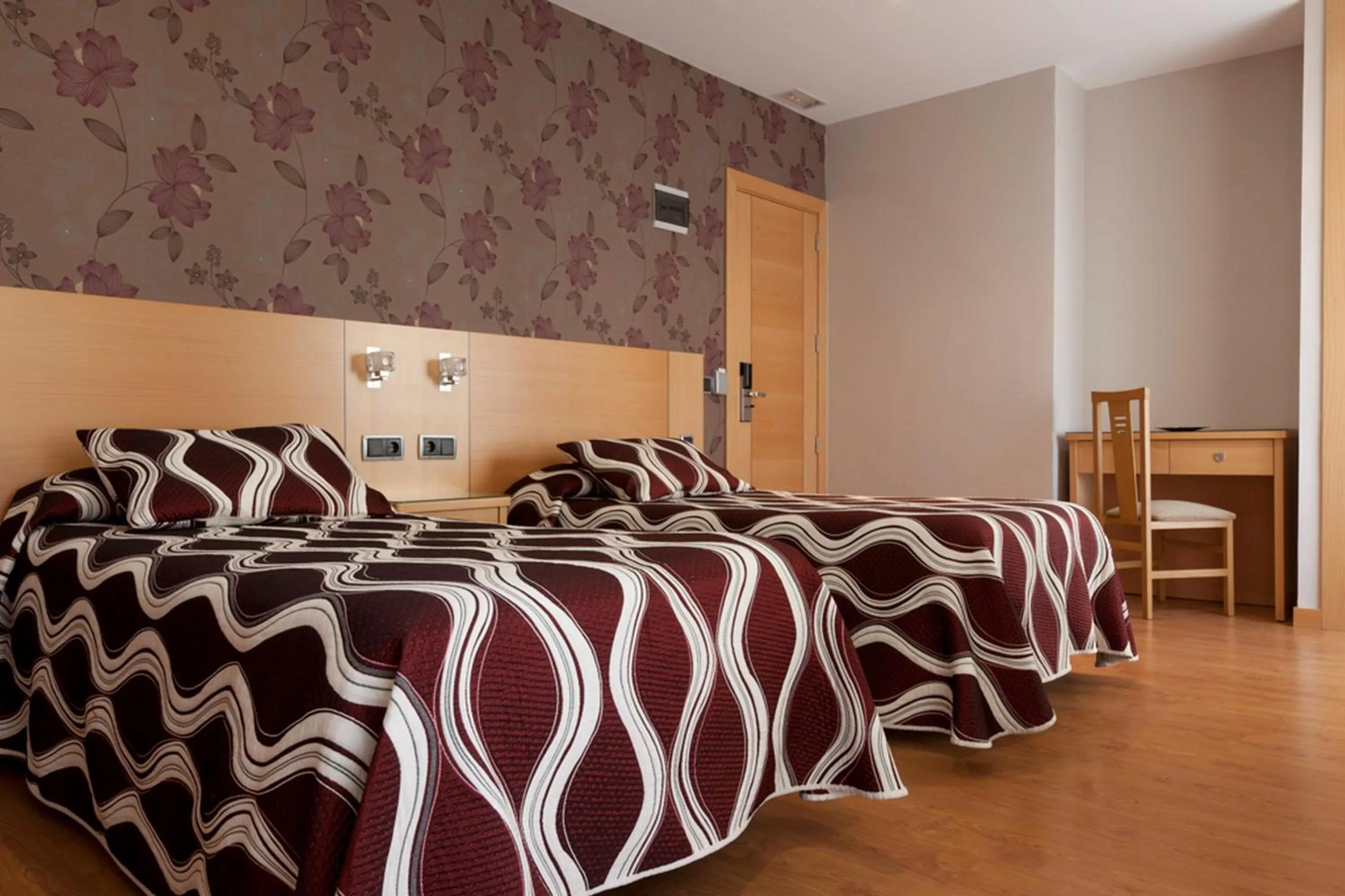 Bedroom, Bed in Hostal Jemasaca-Palma61