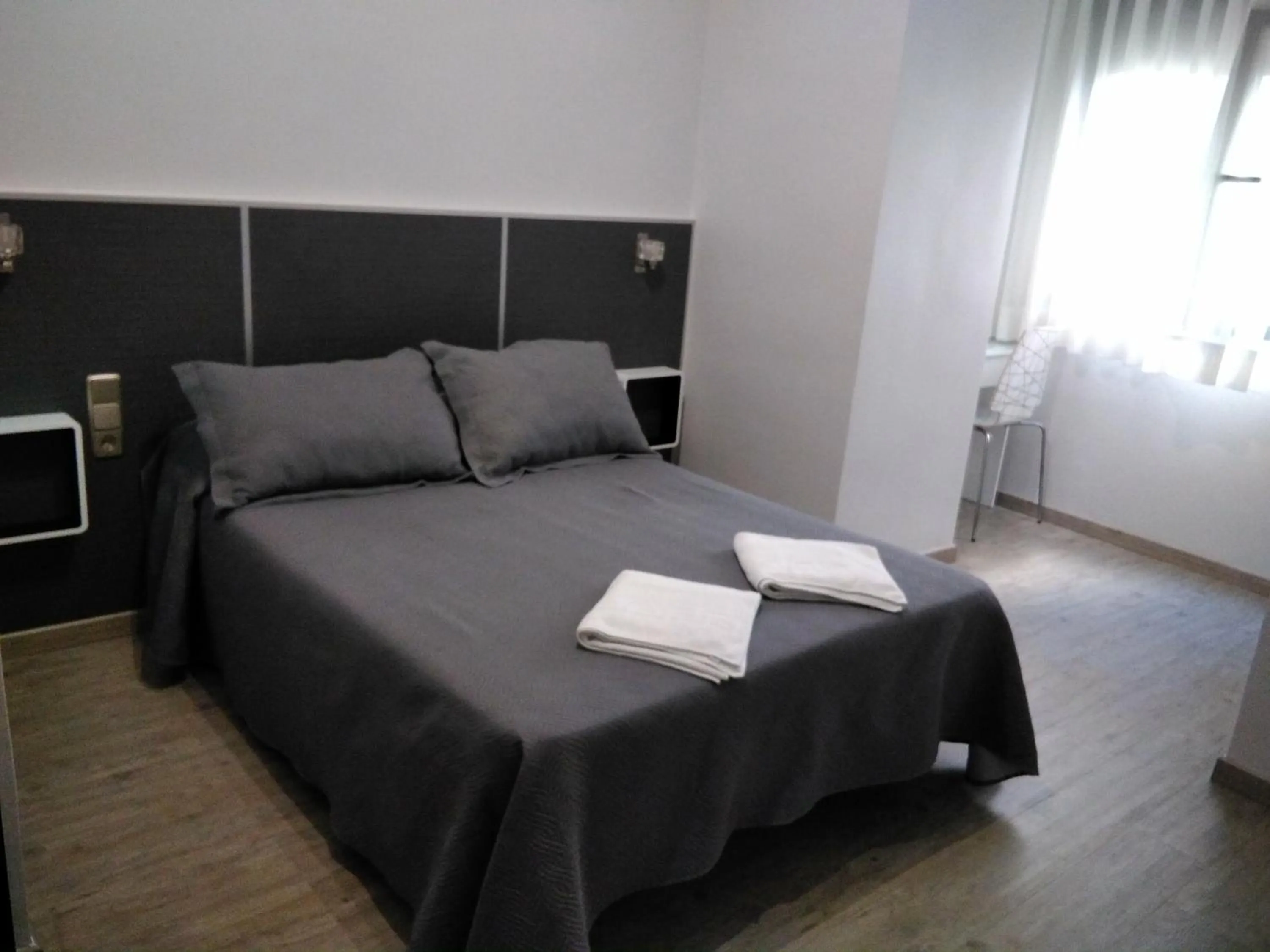 Photo of the whole room, Bed in Hostal Jemasaca-Palma61