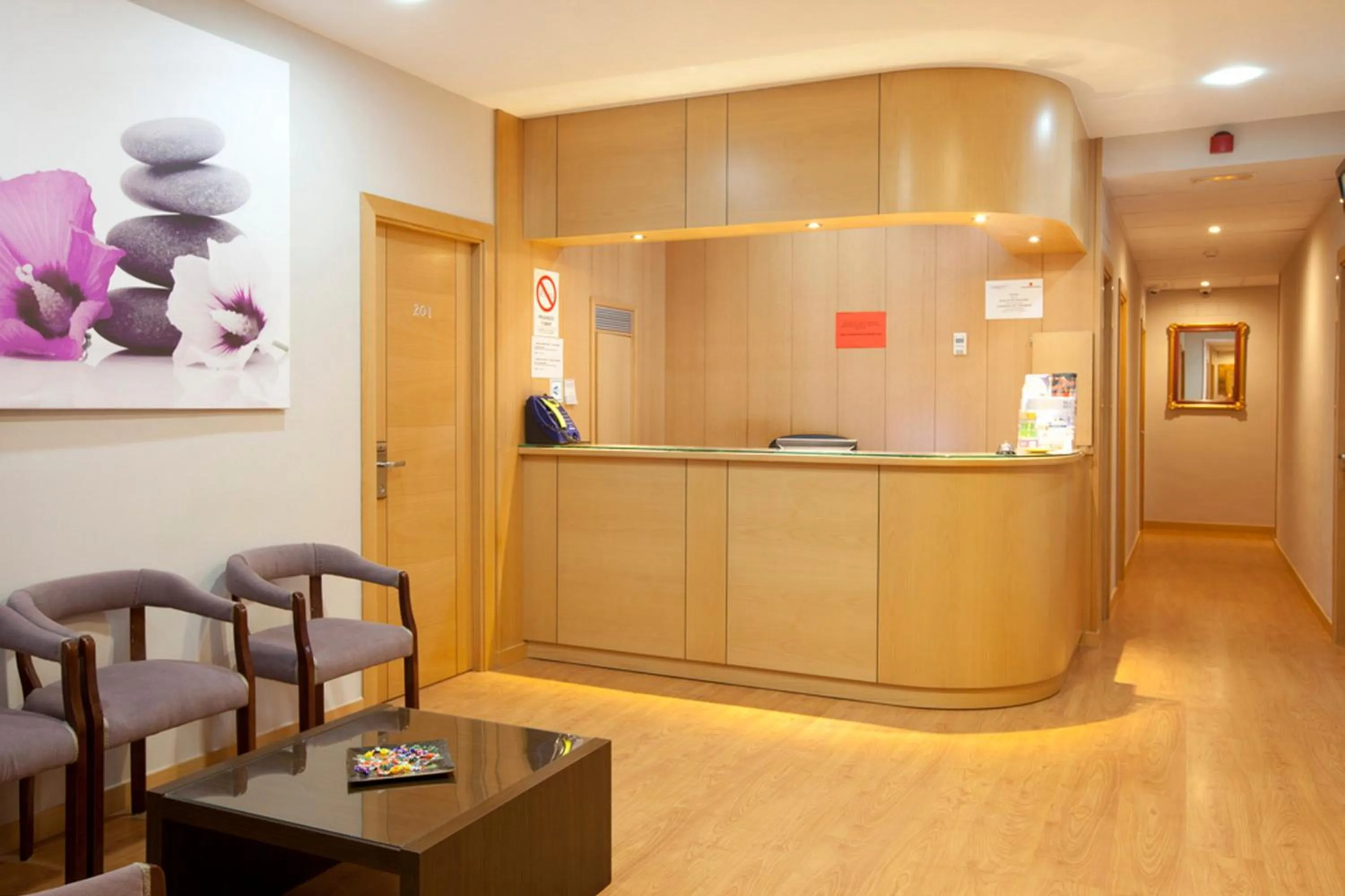 Communal lounge/ TV room in Hostal Jemasaca-Palma61