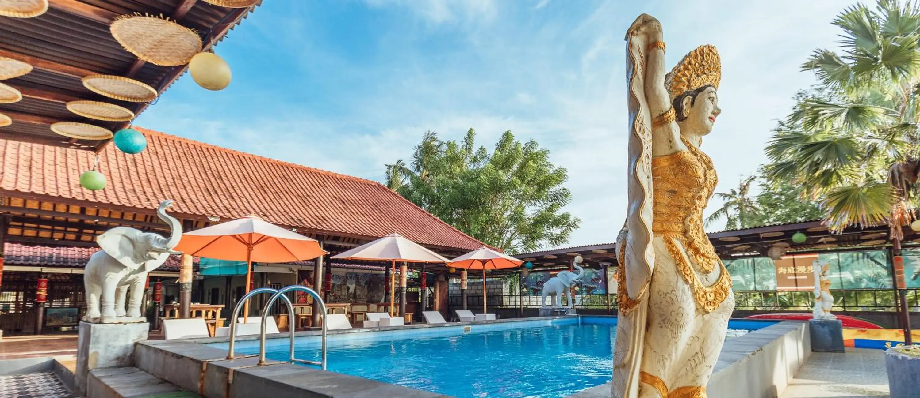 Pool view in Semaya One Beach Hotel Pool view in Semaya One Beach Hotel